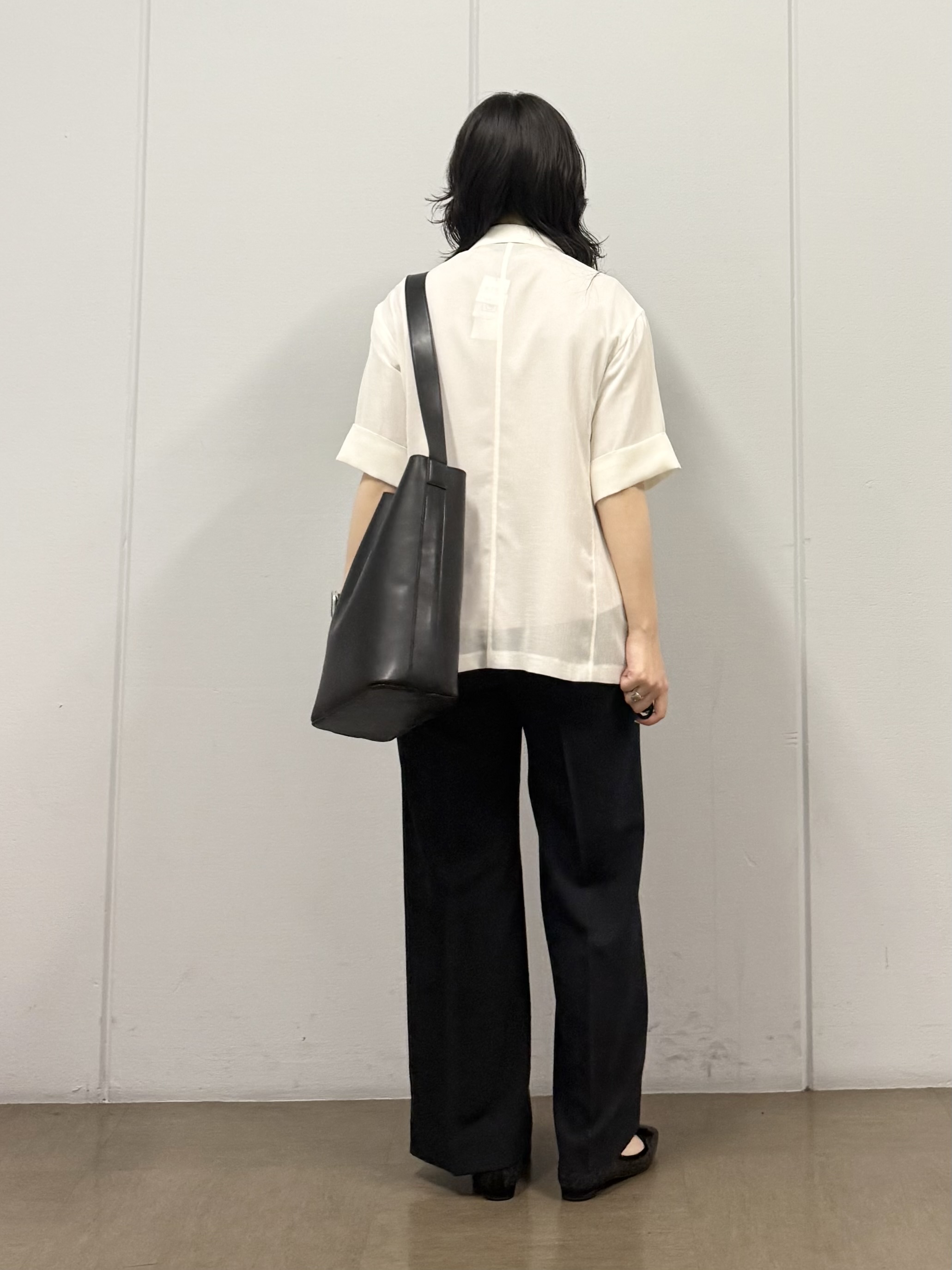 mizukiさんの「INDIVI｜【抗菌防臭／消臭】上品光沢コットンTシャツ」を使ったコーディネート