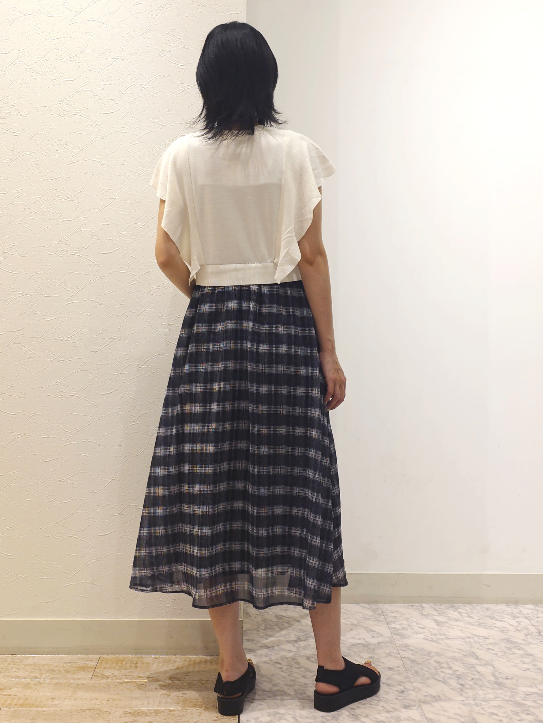 ケイさんの「grove｜【低身長さんも選べる着丈・洗濯機◎】1枚で華やか 肩フリルニットドッキングワンピース」を使ったコーディネート