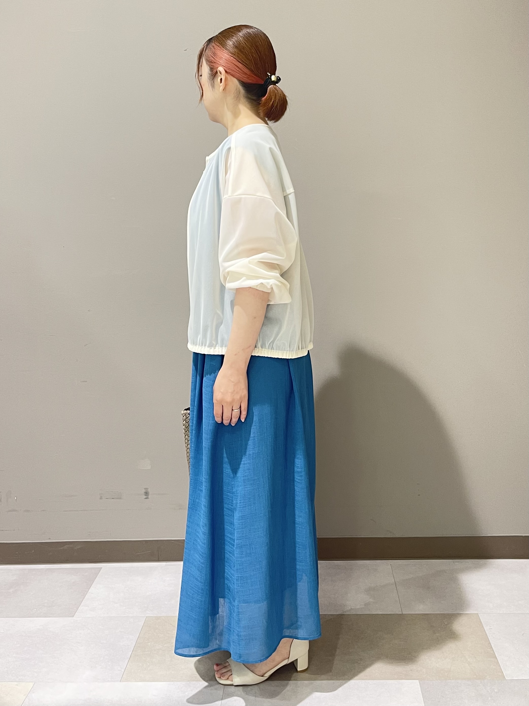 Tomoさんの「UNTITLED｜【通気性/前開きボタン】シアーVネックワンピース」を使ったコーディネート