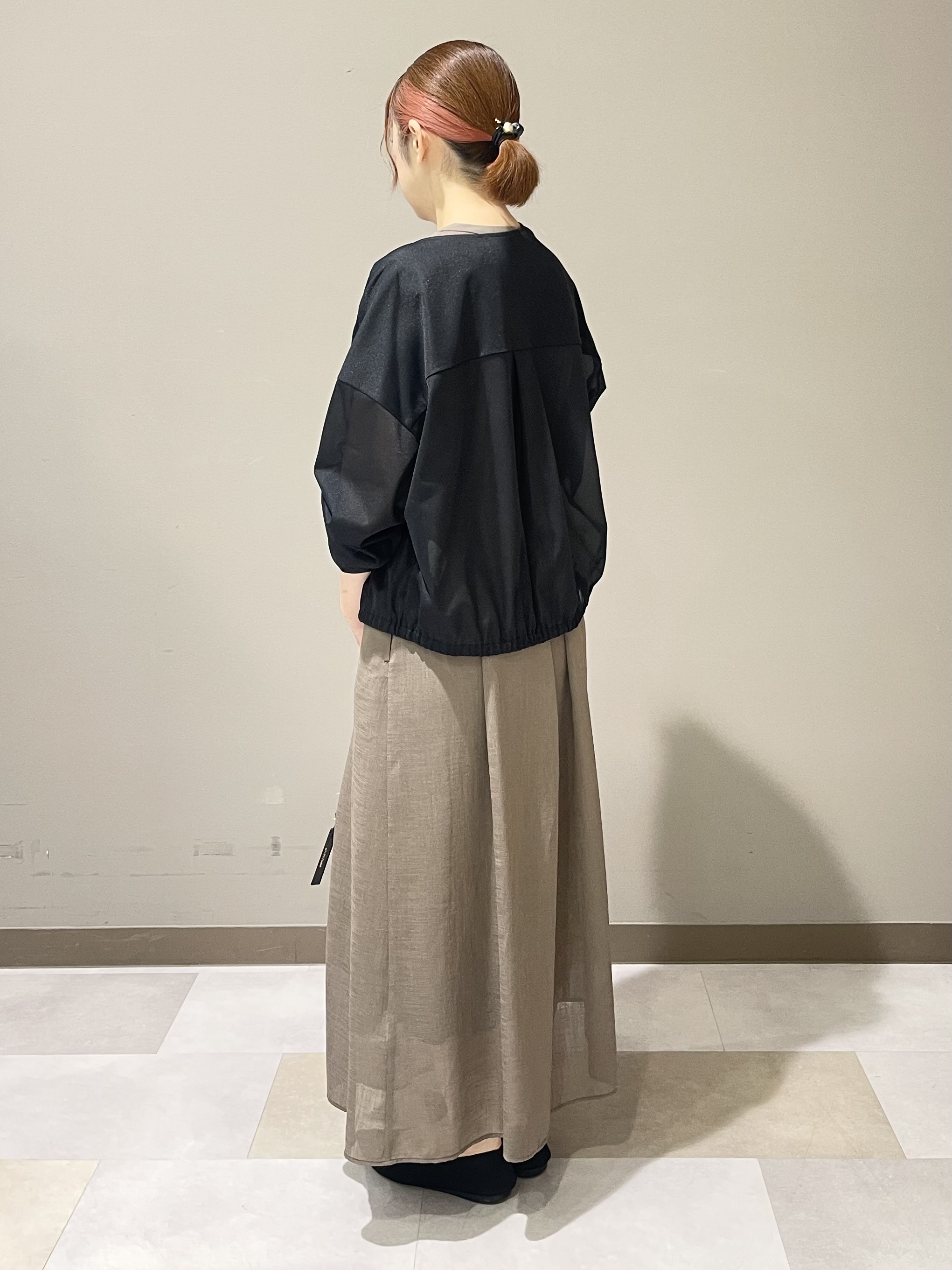 Tomoさんの「UNTITLED｜【通気性/前開きボタン】シアーVネックワンピース」を使ったコーディネート