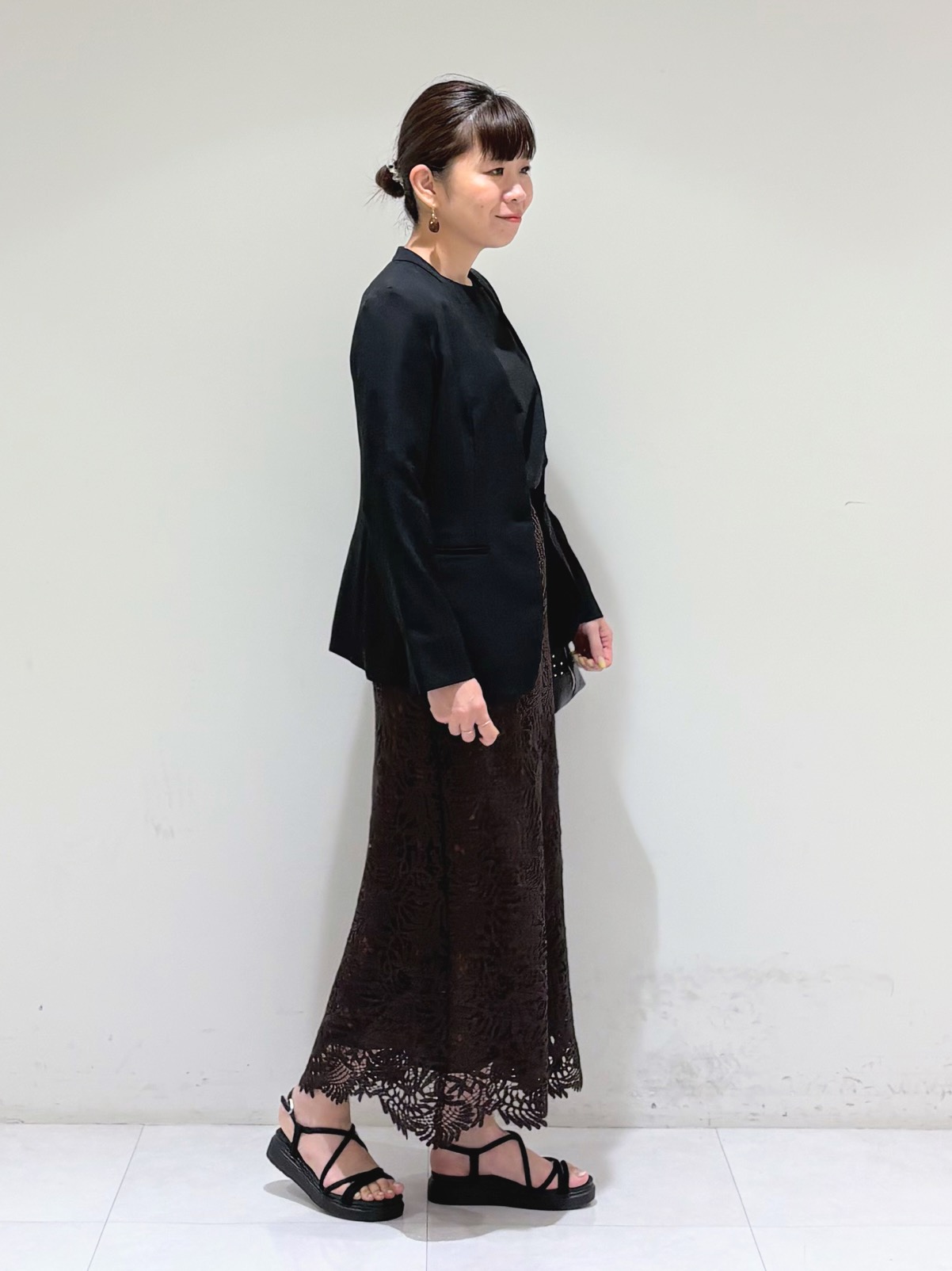 tsuyuさんの「INDIVI｜【楽ちん出し入れ】ミニスタッズ 2WAYハンドバッグ」を使ったコーディネート