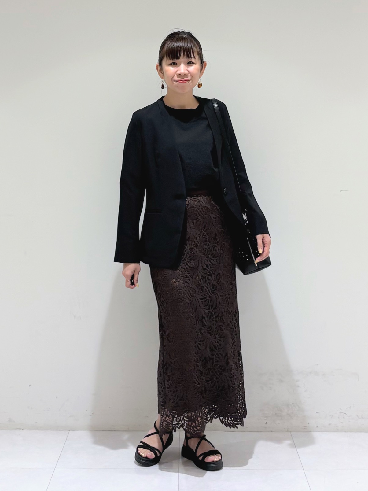 tsuyuさんの「INDIVI｜【楽ちん出し入れ】ミニスタッズ 2WAYハンドバッグ」を使ったコーディネート