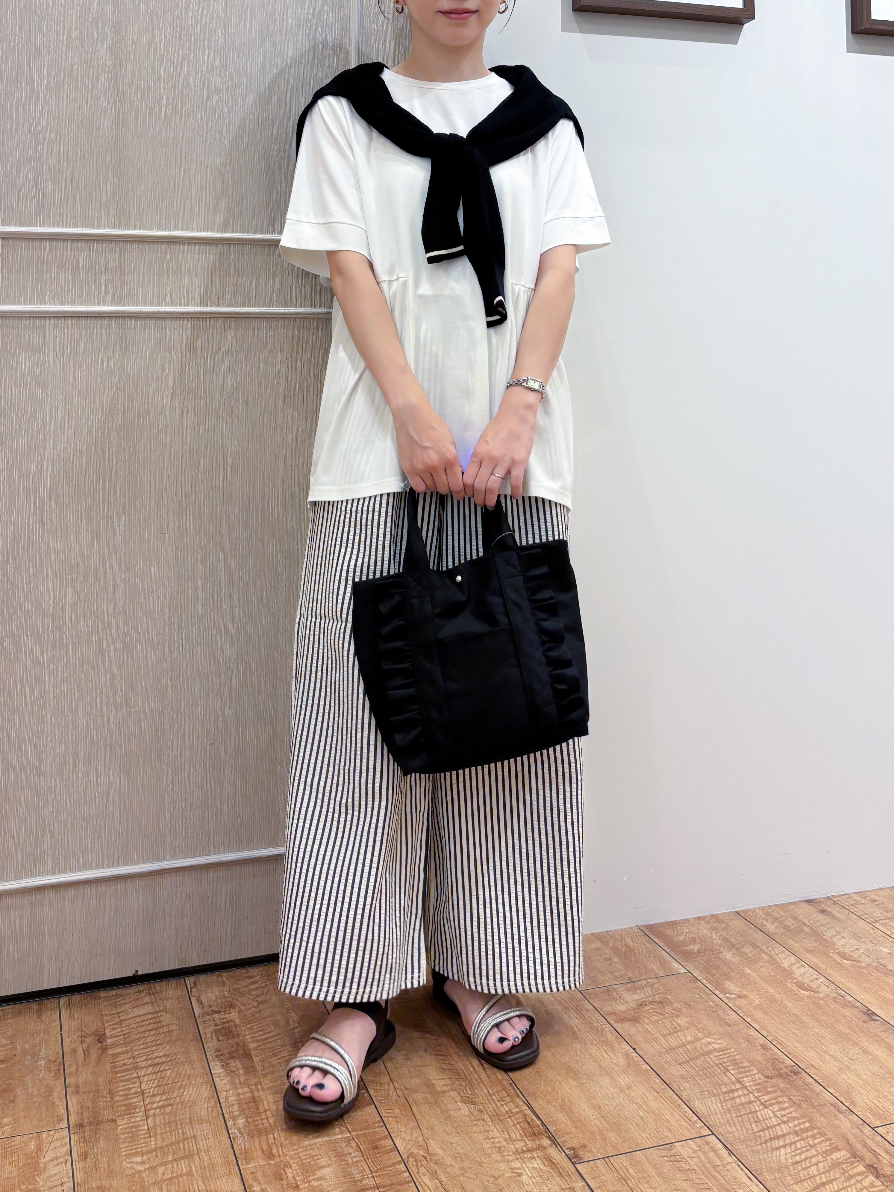 なみさんの「SHOO･LA･RUE｜【S-LL/洗濯機可】さらっとタッチ ほんのりシアーカーディガン」を使ったコーディネート
