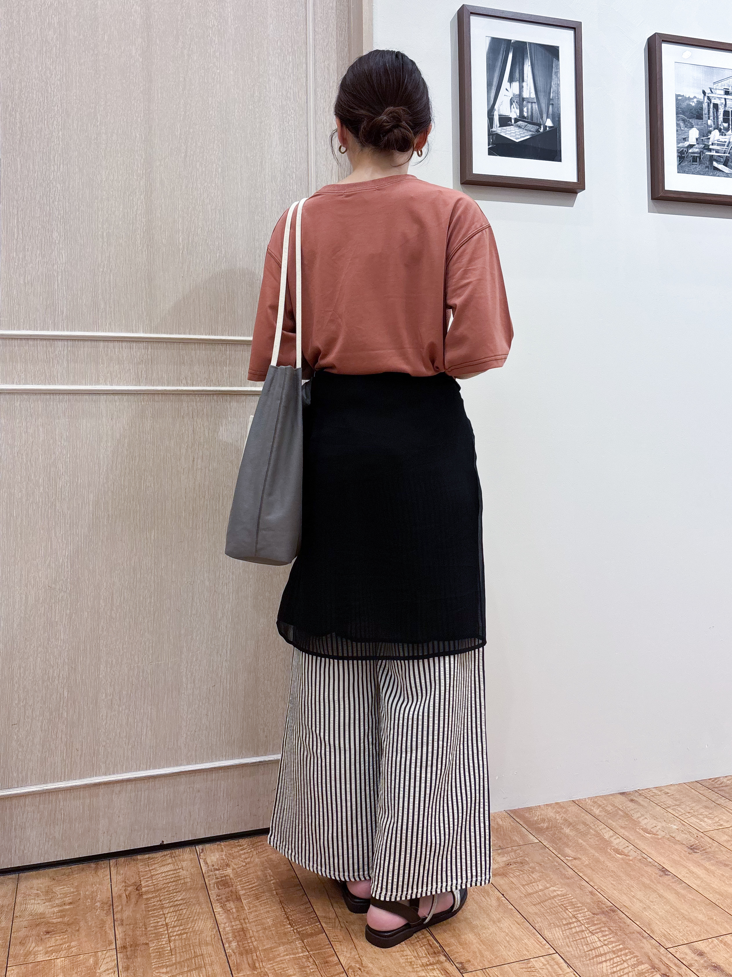 なみさんの「SHOO･LA･RUE｜【洗濯機可】ダブルポケット 楊柳しぼしぼシアーシャツ」を使ったコーディネート