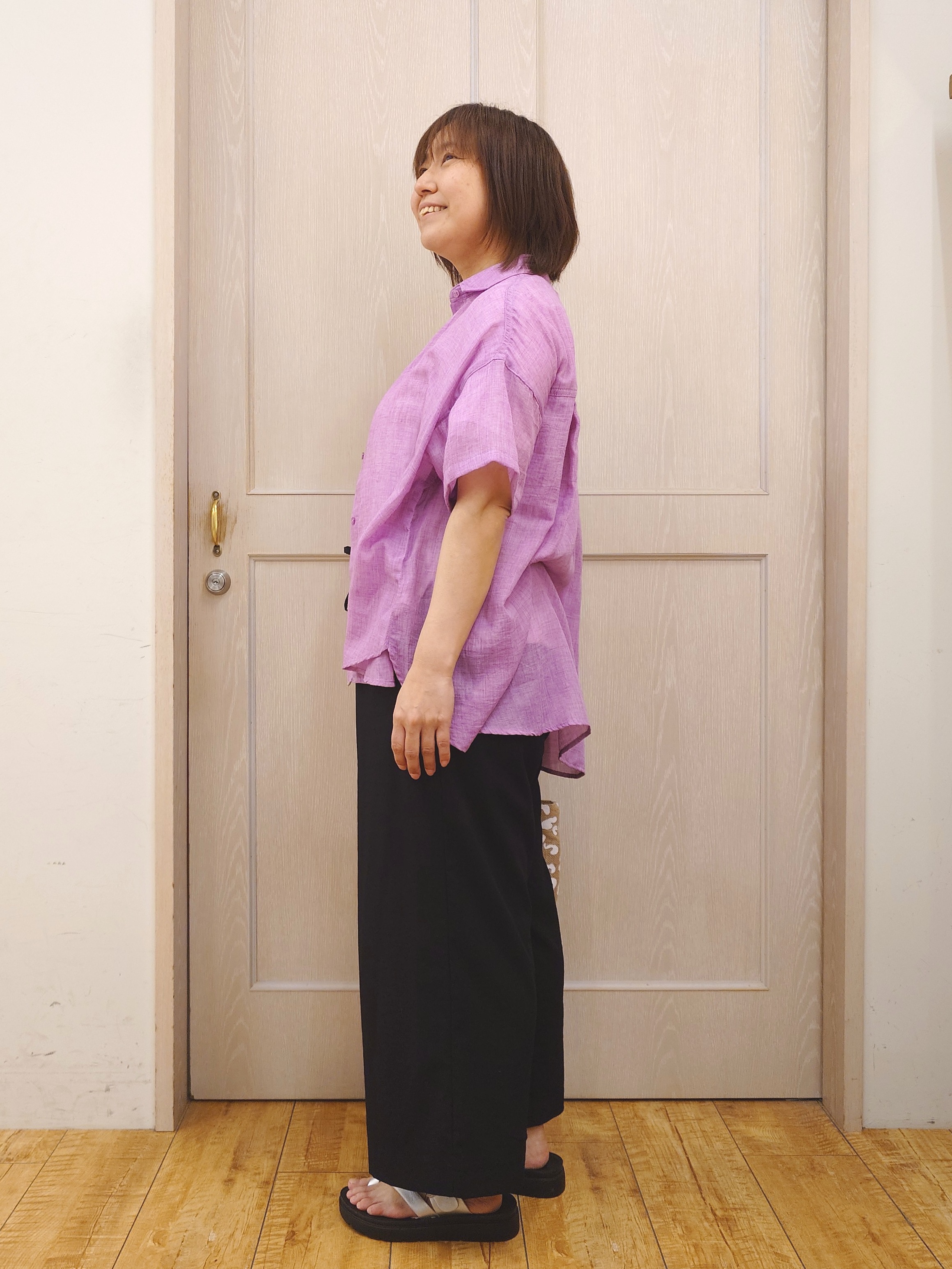 とろろさんの「SHOO･LA･RUE｜ヒップがすっぽり隠れる やわらか5分袖シアーシャツ」を使ったコーディネート