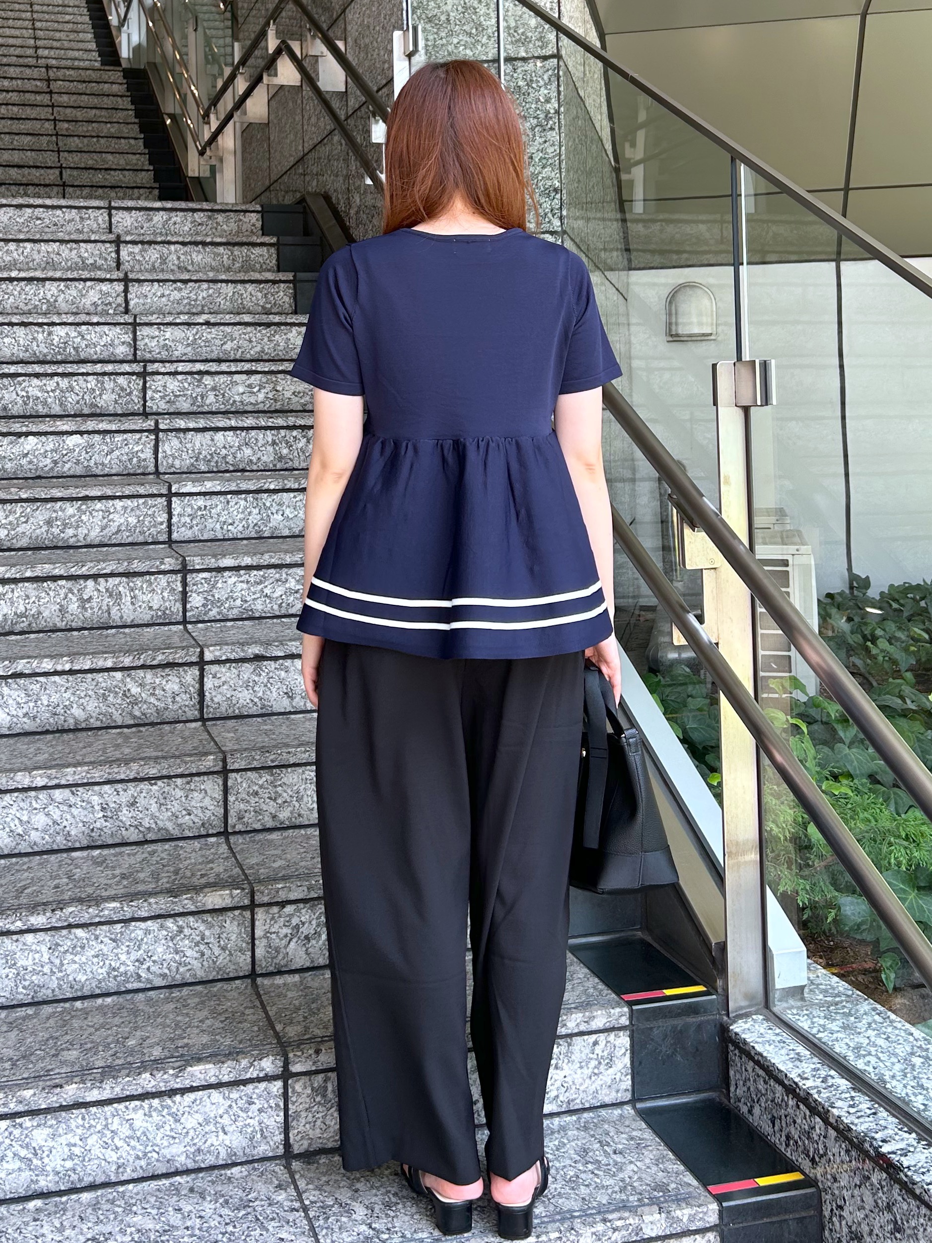 Risaさんの「OPAQUE.CLIP｜【UVケア】裾ラインペプラムニット《洗濯機OK》」を使ったコーディネート