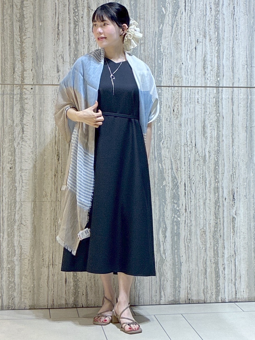  beni_gingerさんの「Reflect｜【UVカット／手洗い可】パフスリーブ Vネックワンピース」を使ったコーディネート