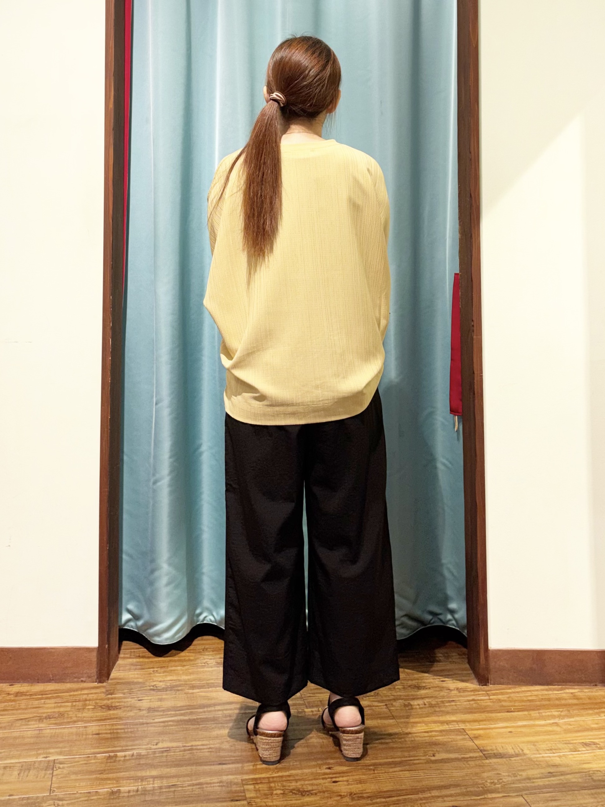 tukiさんの「SHOO･LA･RUE｜【インせず着られる/洗濯後しわになりにくい】シボシボドルマンブラウス」を使ったコーディネート
