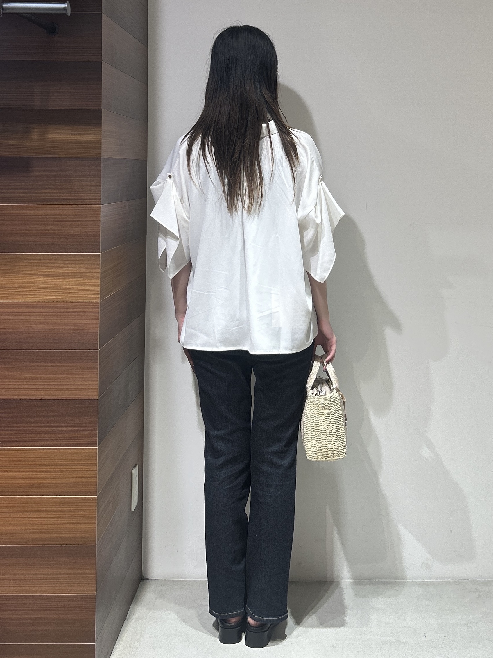 中さんの「OPAQUE.CLIP｜【UV／接触冷感／吸水速乾／】タックスリーブスキッパーブラウス《洗濯機OK》」を使ったコーディネート