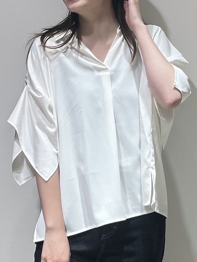 中さんの「OPAQUE.CLIP｜【UV／接触冷感／吸水速乾／】タックスリーブスキッパーブラウス《洗濯機OK》」を使ったコーディネート