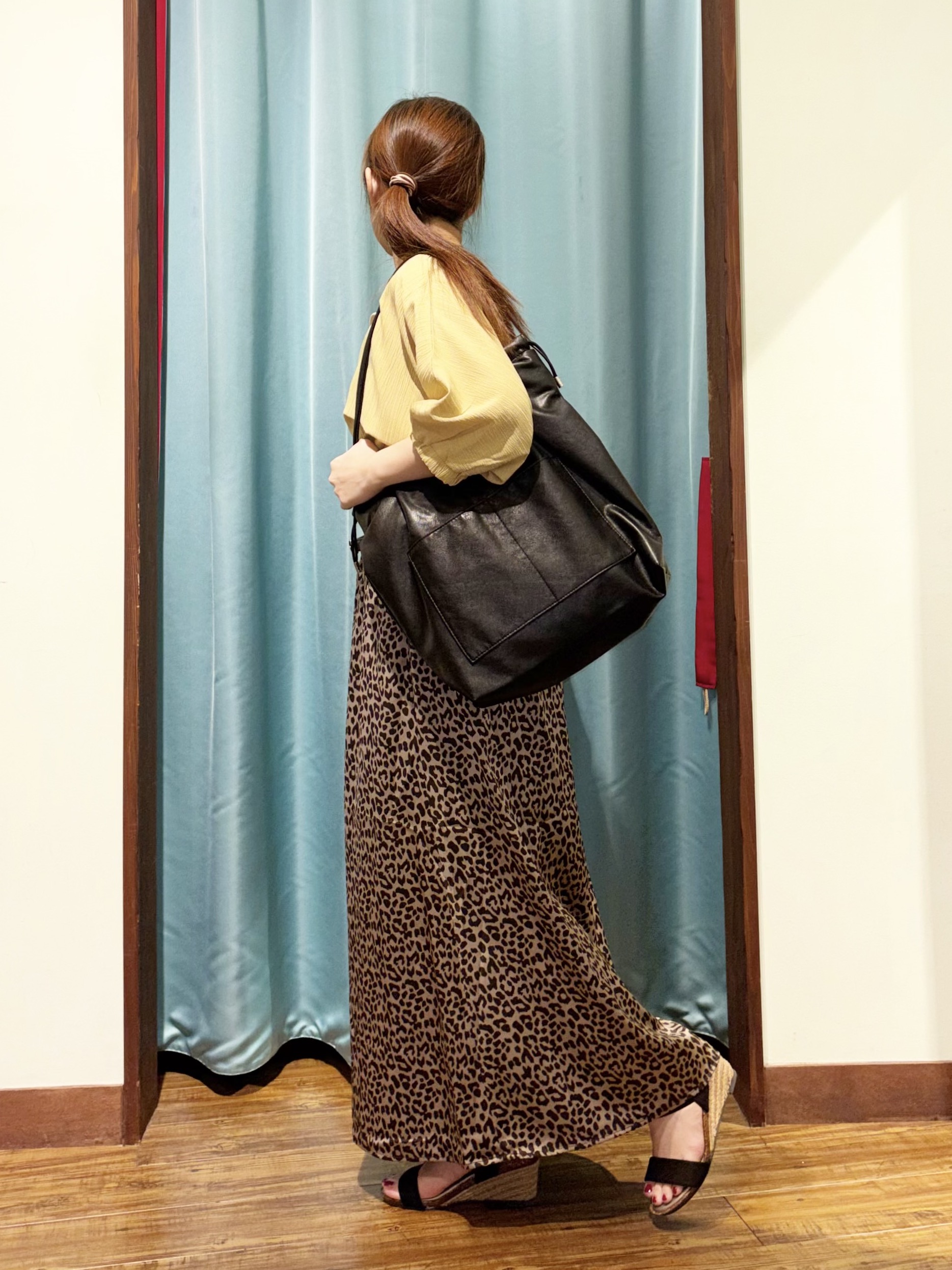 tukiさんの「SHOO･LA･RUE｜【インせず着られる/洗濯後しわになりにくい】しぼしぼドルマンブラウス」を使ったコーディネート
