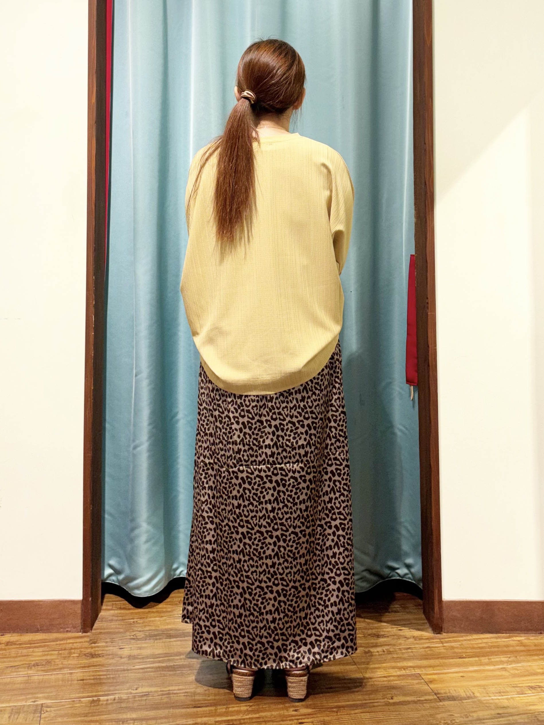 tukiさんの「SHOO･LA･RUE｜【インせず着られる/洗濯後しわになりにくい】しぼしぼドルマンブラウス」を使ったコーディネート