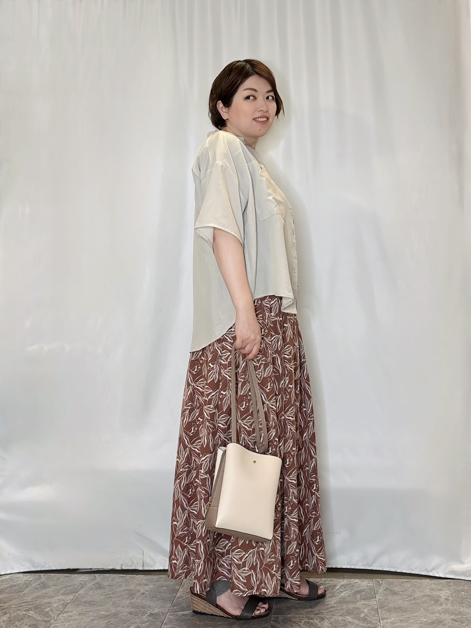 たみさんの「SHOO･LA･RUE｜【洗濯機可/S-LL】大人の抜け感 ゆるっと5分袖シャツ」を使ったコーディネート
