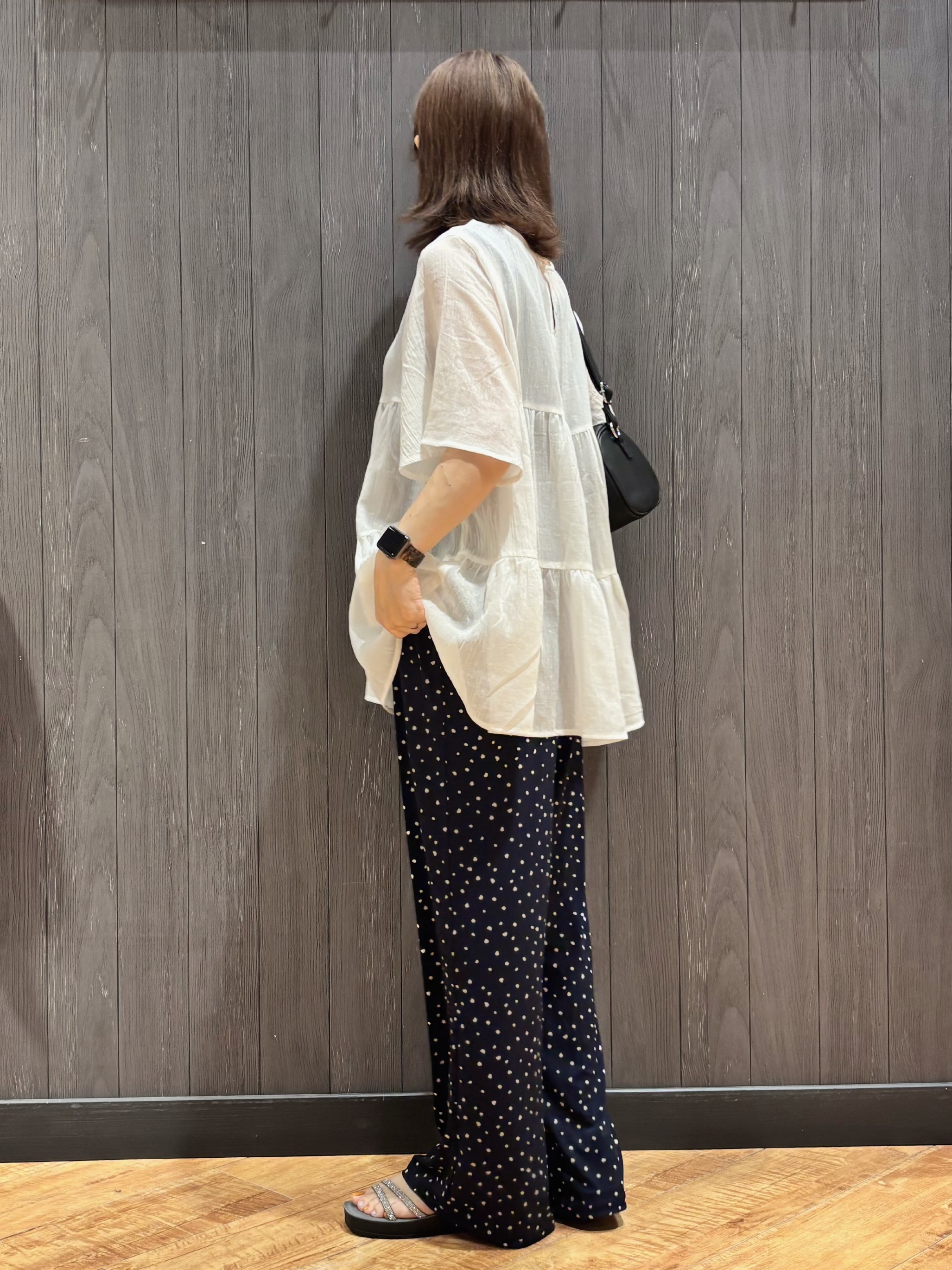 meiさんの「SHOO･LA･RUE｜【洗濯機可/S-LL】インせず着られる シアー素材が上品なティアードブラウス」を使ったコーディネート