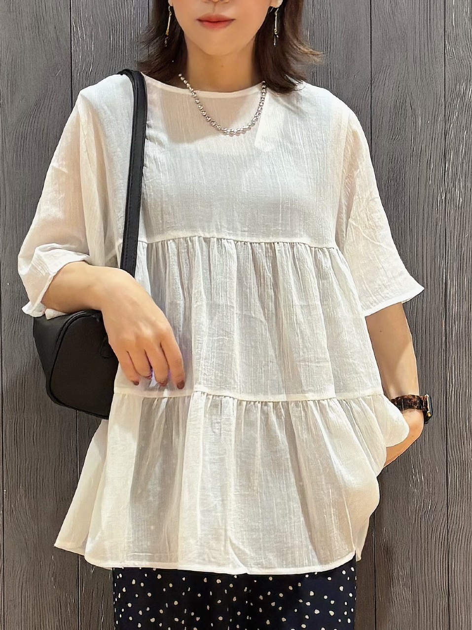 meiさんの「SHOO･LA･RUE｜【洗濯機可/S-LL】インせず着られる シアー素材が上品なティアードブラウス」を使ったコーディネート