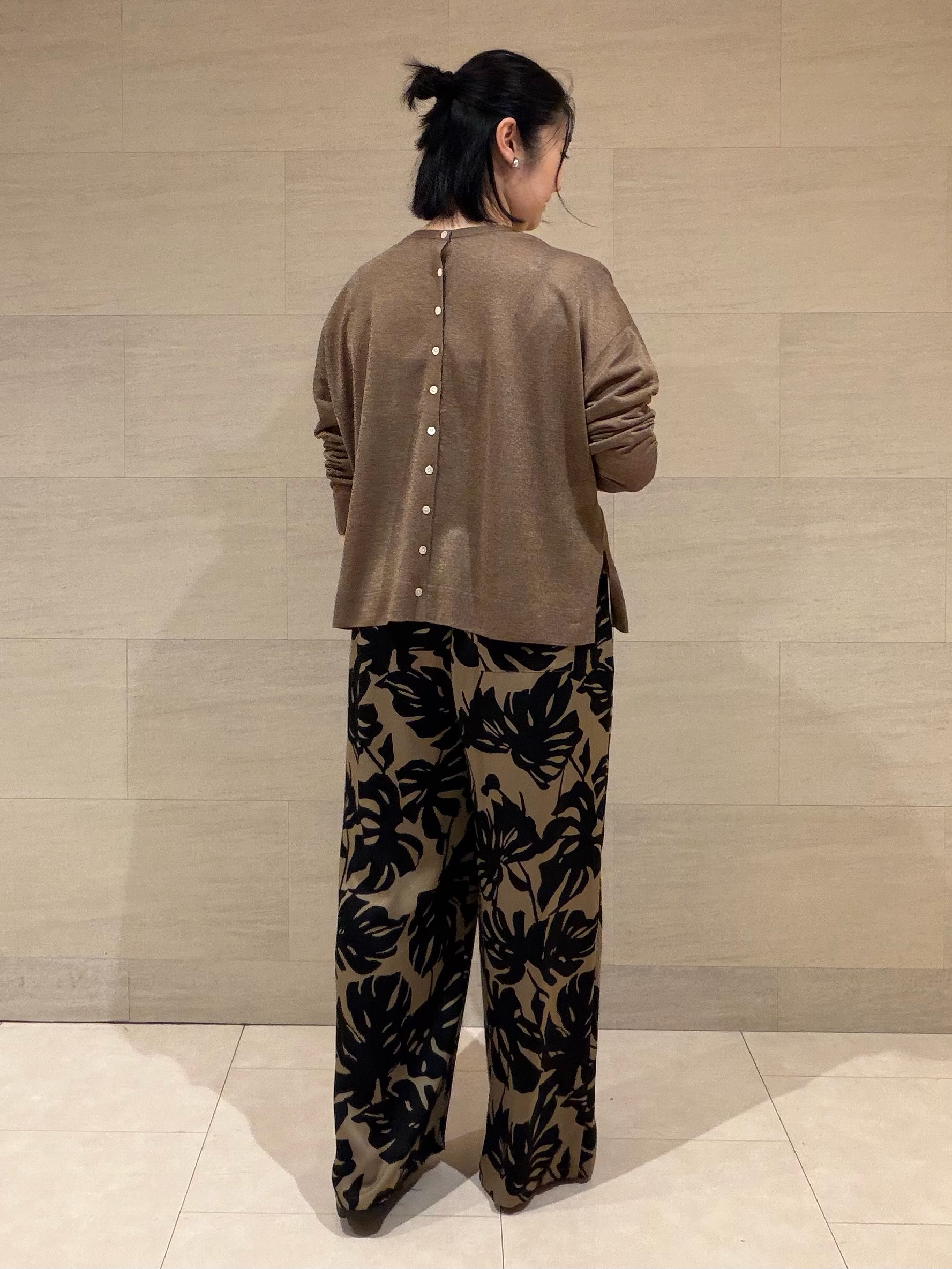 TOMOMIさんの「UNTITLED｜【アンサンブル可】前後2WAYカーディガン」を使ったコーディネート