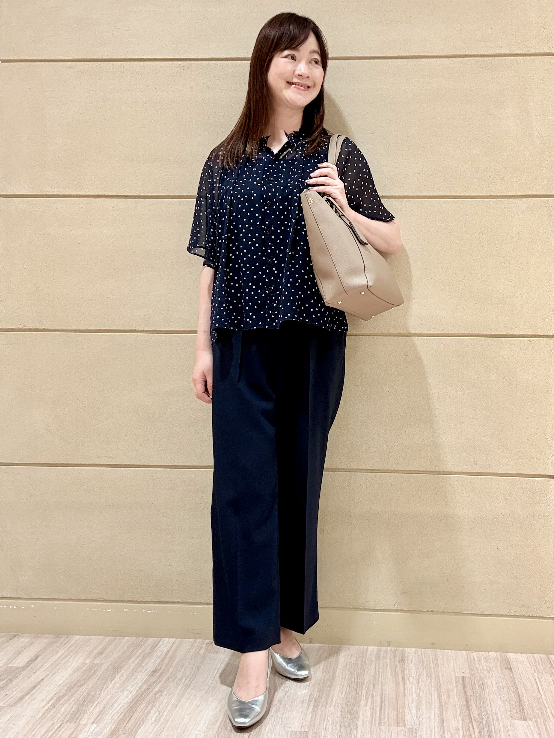 Marさんの「Reflect｜【セットアップ／手洗い可】ドット柄シアーブラウス」を使ったコーディネート
