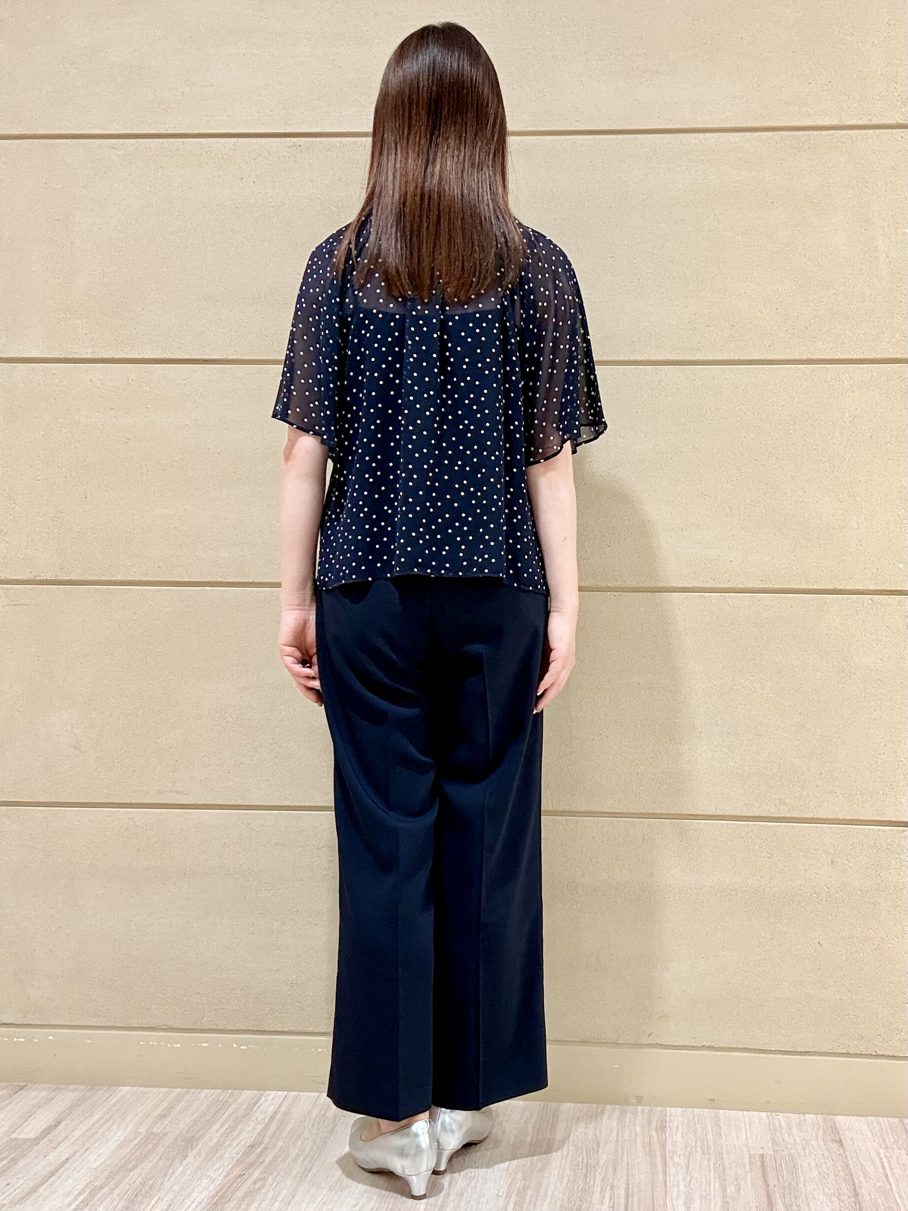 Marさんの「Reflect｜【セットアップ／手洗い可】ドット柄シアーブラウス」を使ったコーディネート