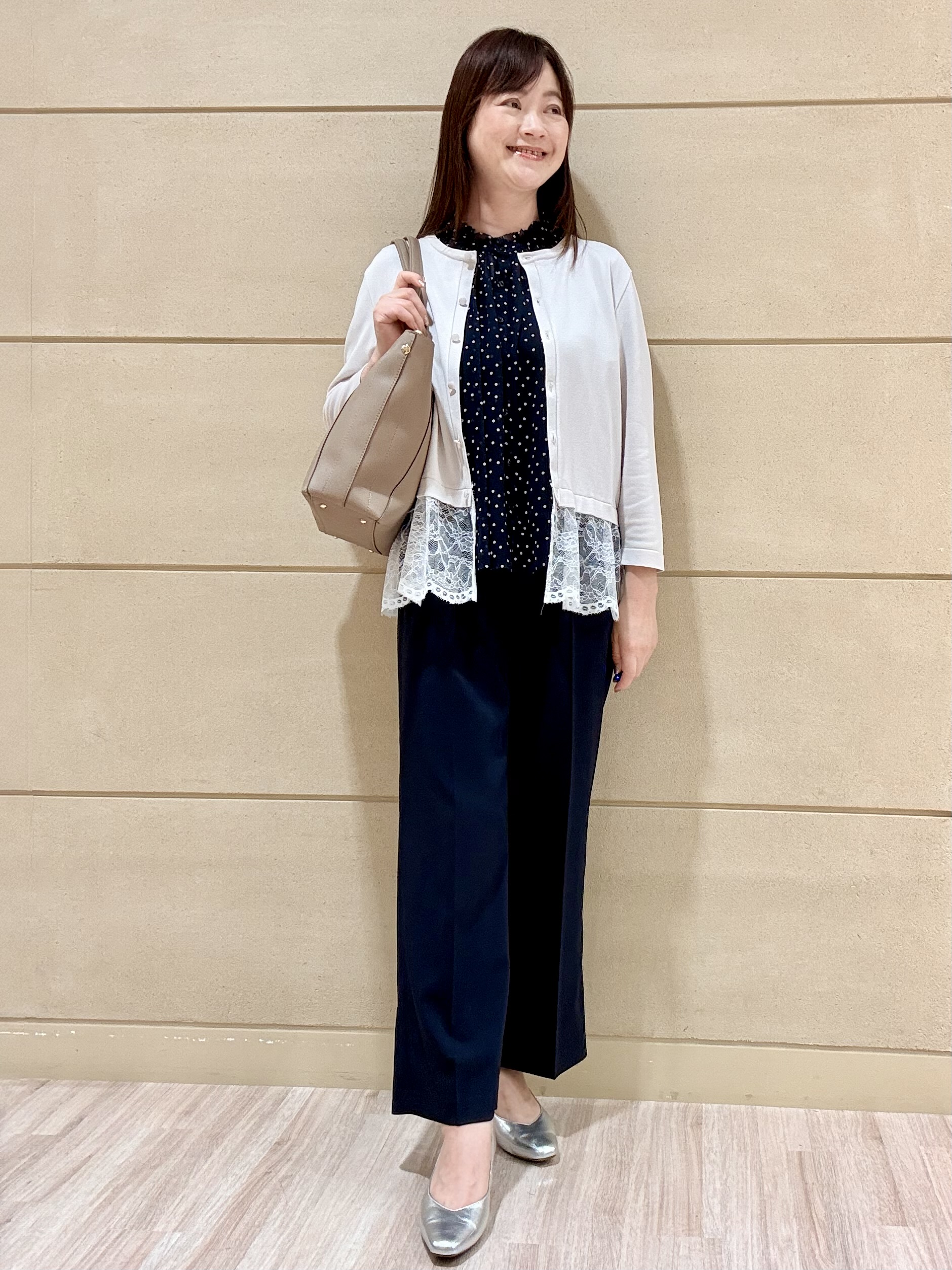 Marさんの「Reflect｜【セットアップ／手洗い可】ドット柄シアーブラウス」を使ったコーディネート