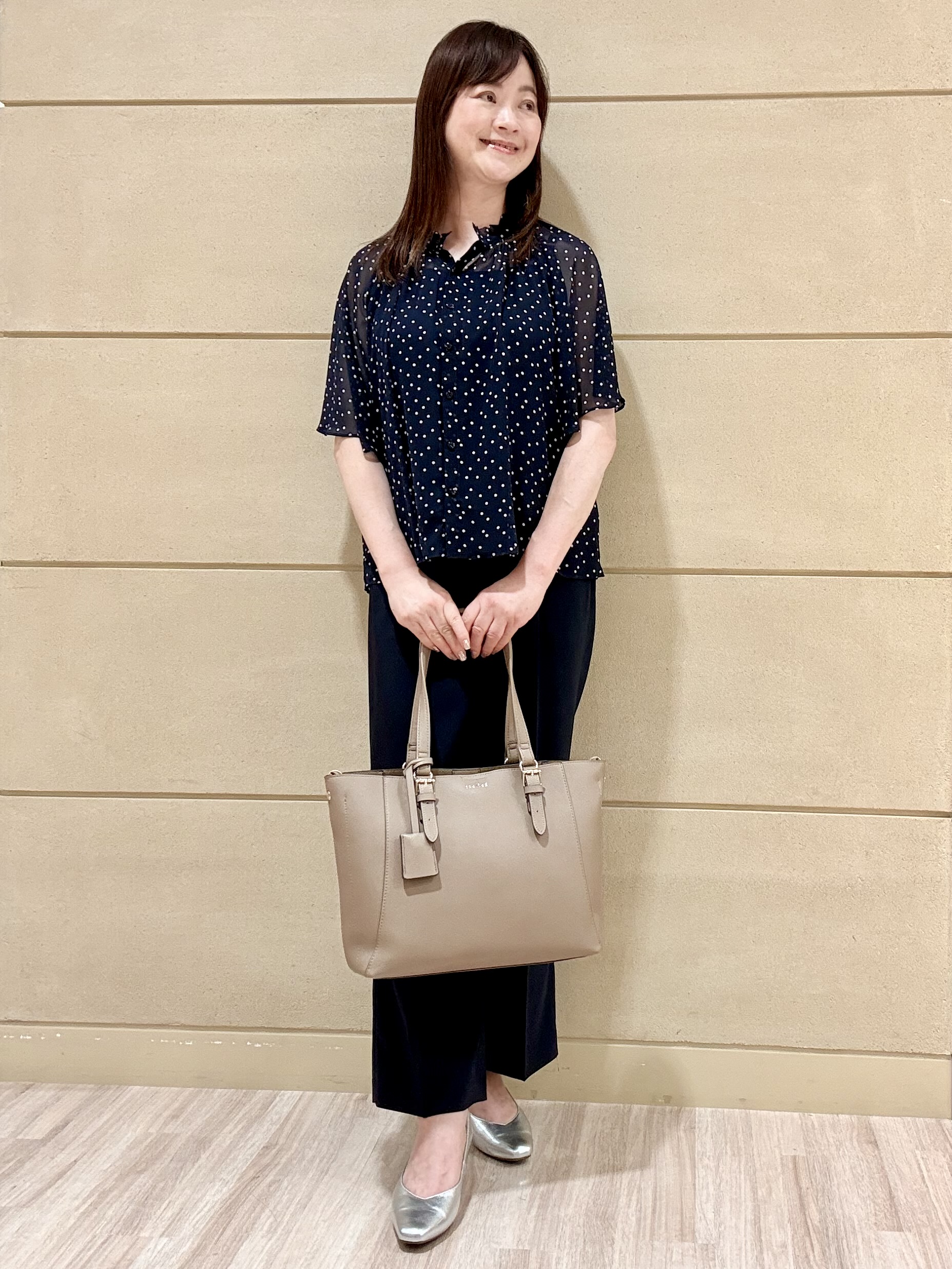 Marさんの「Reflect｜【セットアップ／手洗い可】ドット柄シアーブラウス」を使ったコーディネート