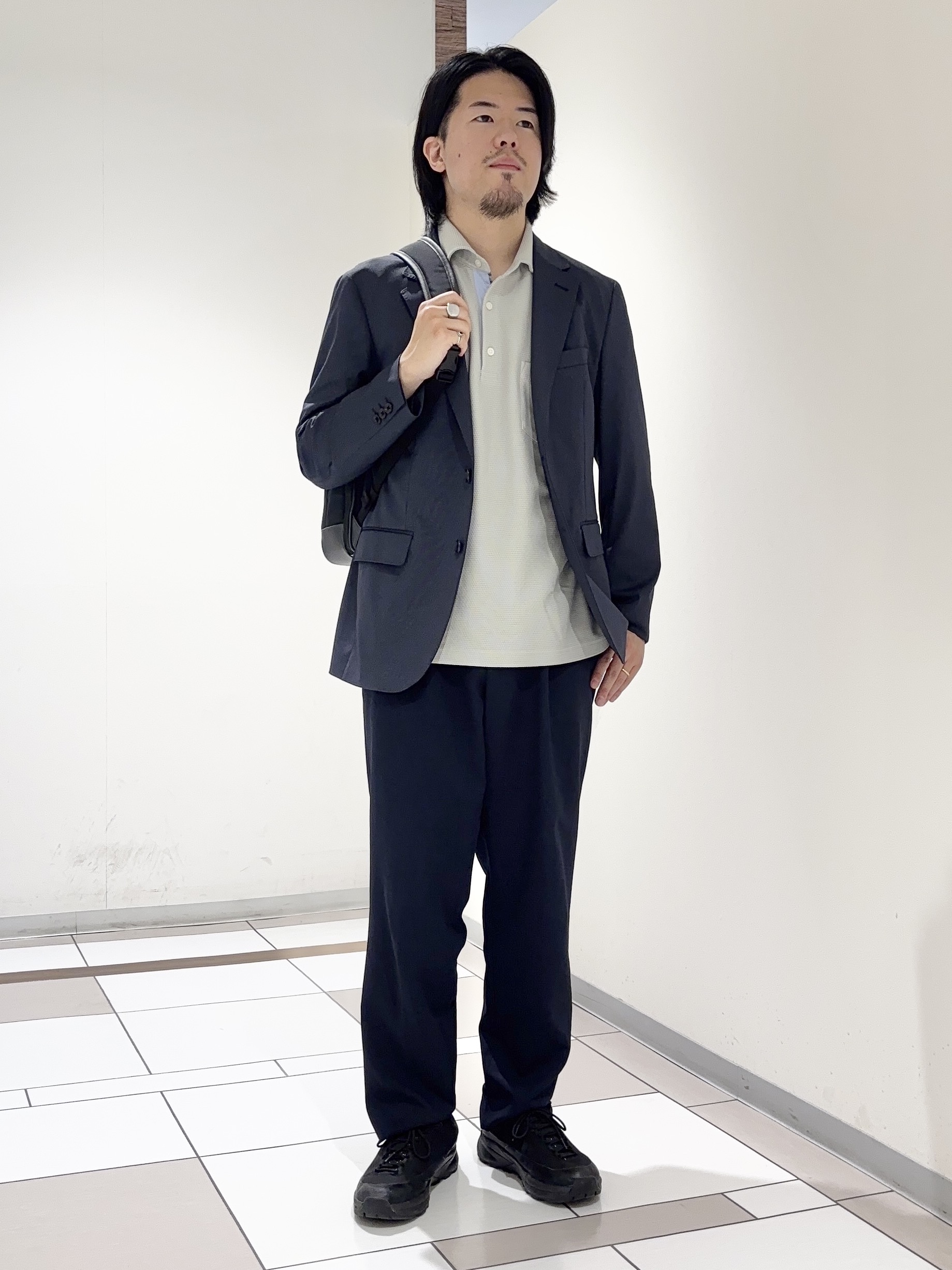 及川さんの「TAKEO KIKUCHI｜【360&deg;ストレッチ／軽量】None Of Stress ライト ジャケット（セットアップ対応）」を使ったコーディネート