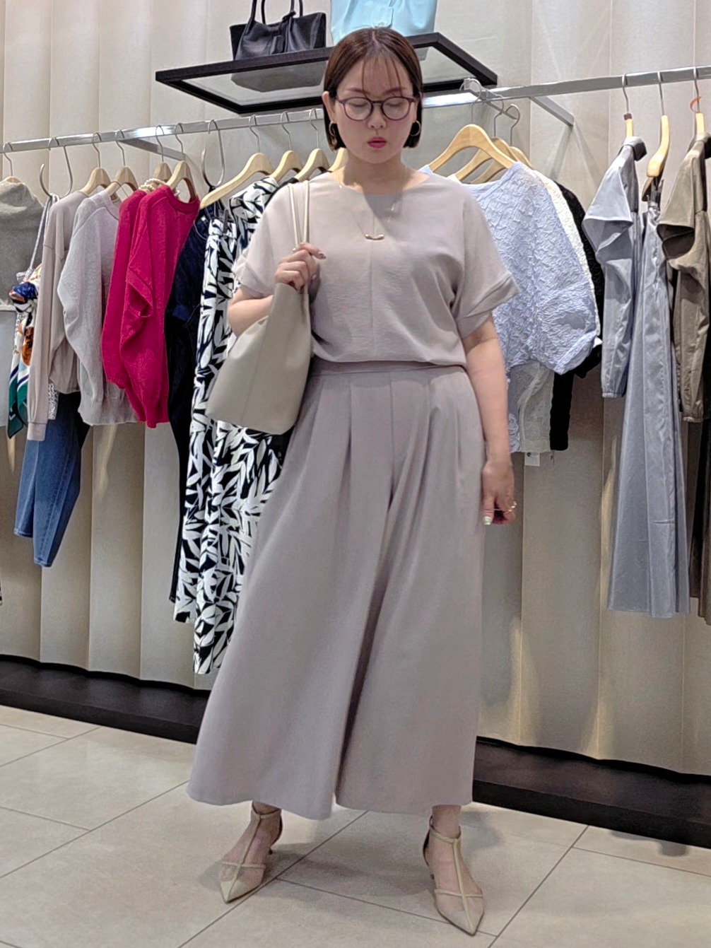 naokoさんの「UNTITLED｜【セットアップ可/UVカット/前後2WAY】リラクシーフレンチスリーブブラウス」を使ったコーディネート