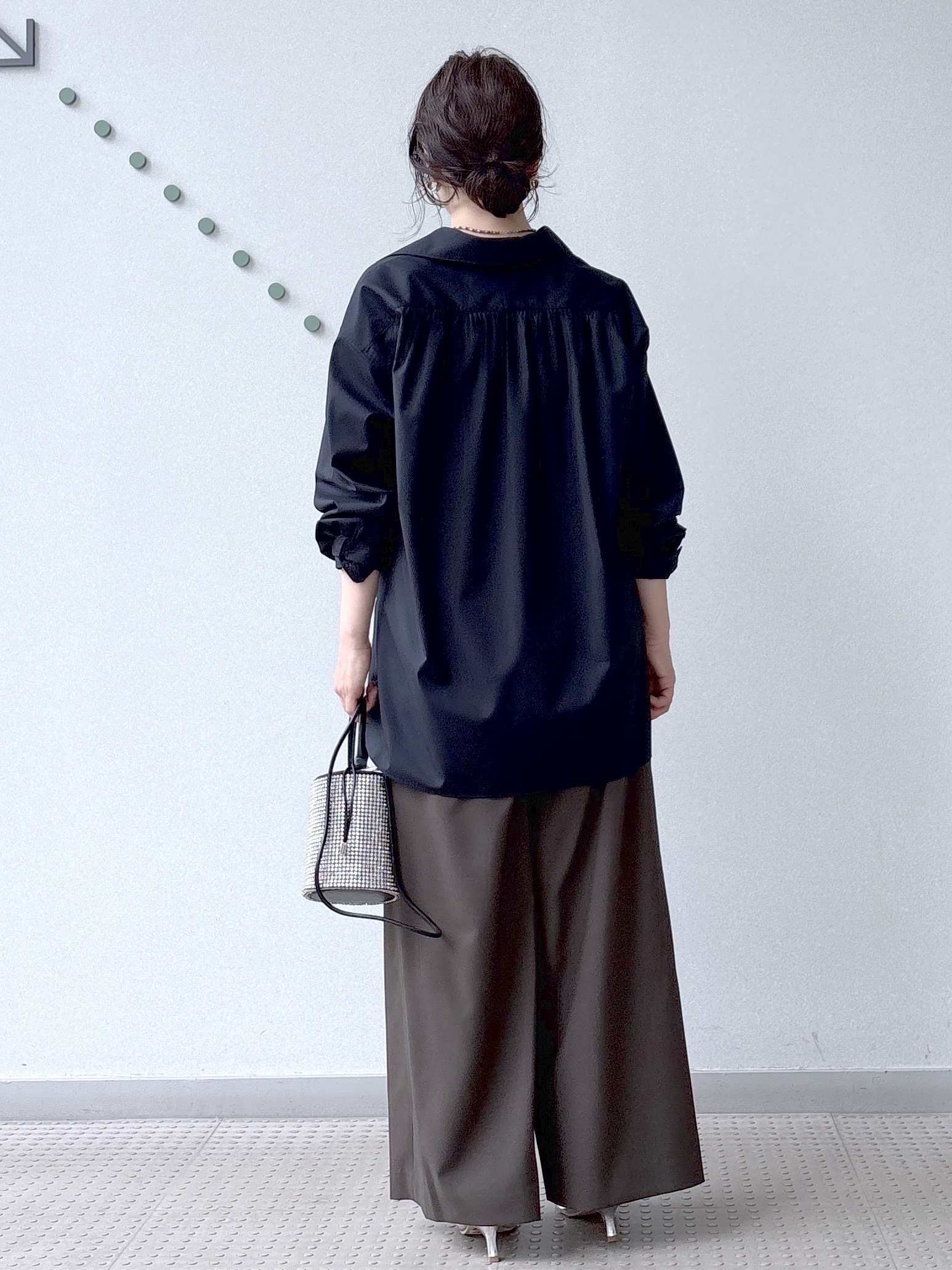 kawamuraさんの「DRESSTERIOR｜【接触冷感/UVカット/着回し】スキッパーブラウス」を使ったコーディネート