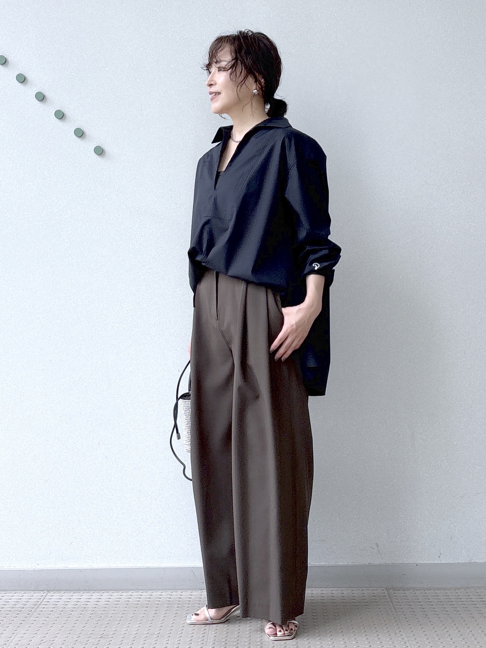 kawamuraさんの「DRESSTERIOR｜【接触冷感/UVカット/着回し】スキッパーブラウス」を使ったコーディネート