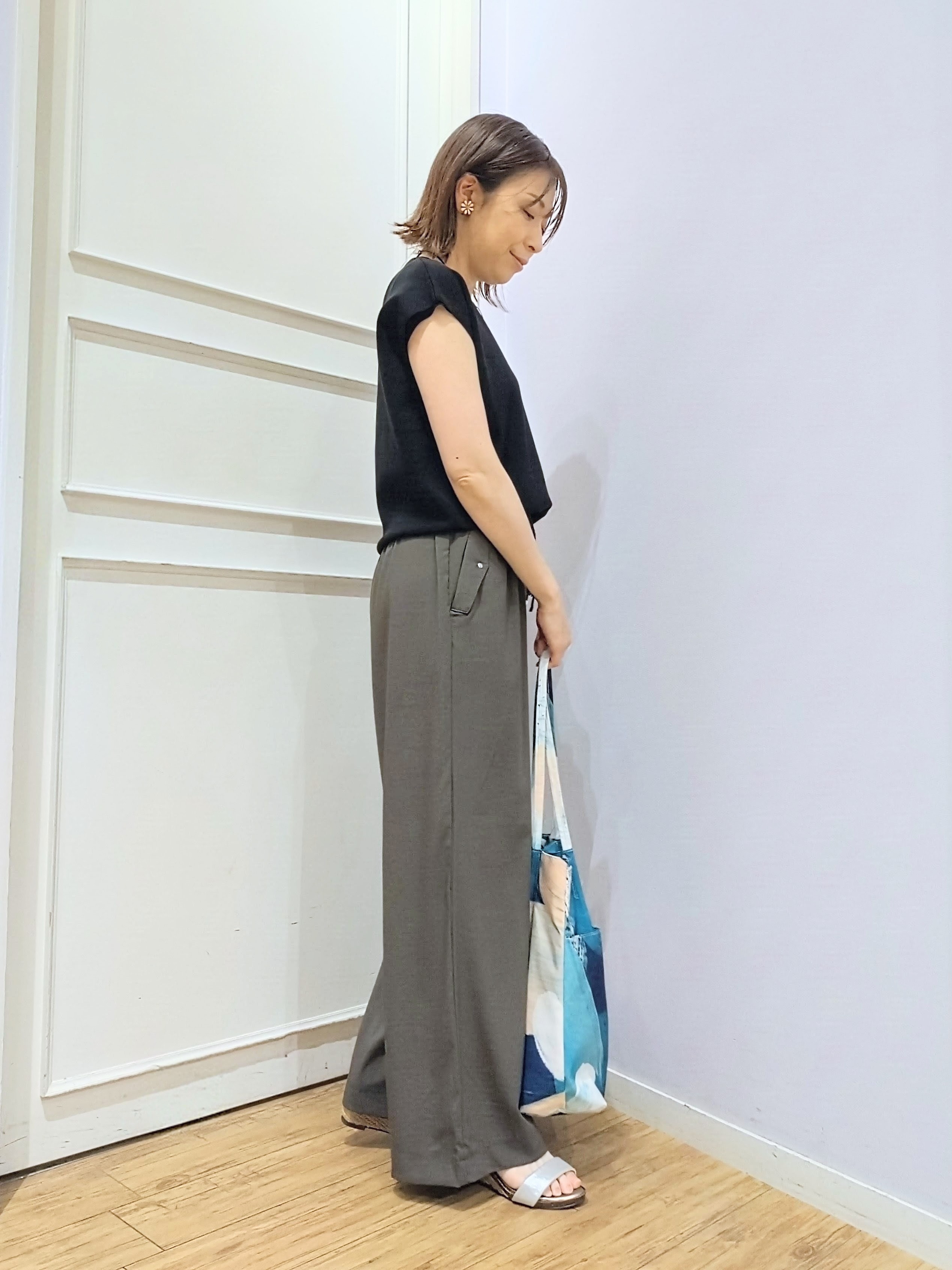 miomioさんの「SHOO･LA･RUE｜【ひんやり/洗濯機可/S-LL】インせず着られる 大人シンプルサマーニット」を使ったコーディネート