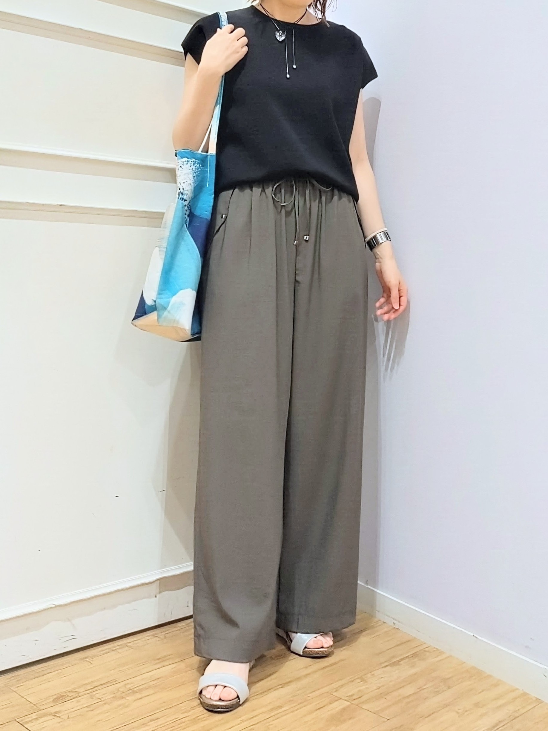 miomioさんの「SHOO･LA･RUE｜【ひんやり/洗濯機可/S-LL】インせず着られる 大人シンプルサマーニット」を使ったコーディネート