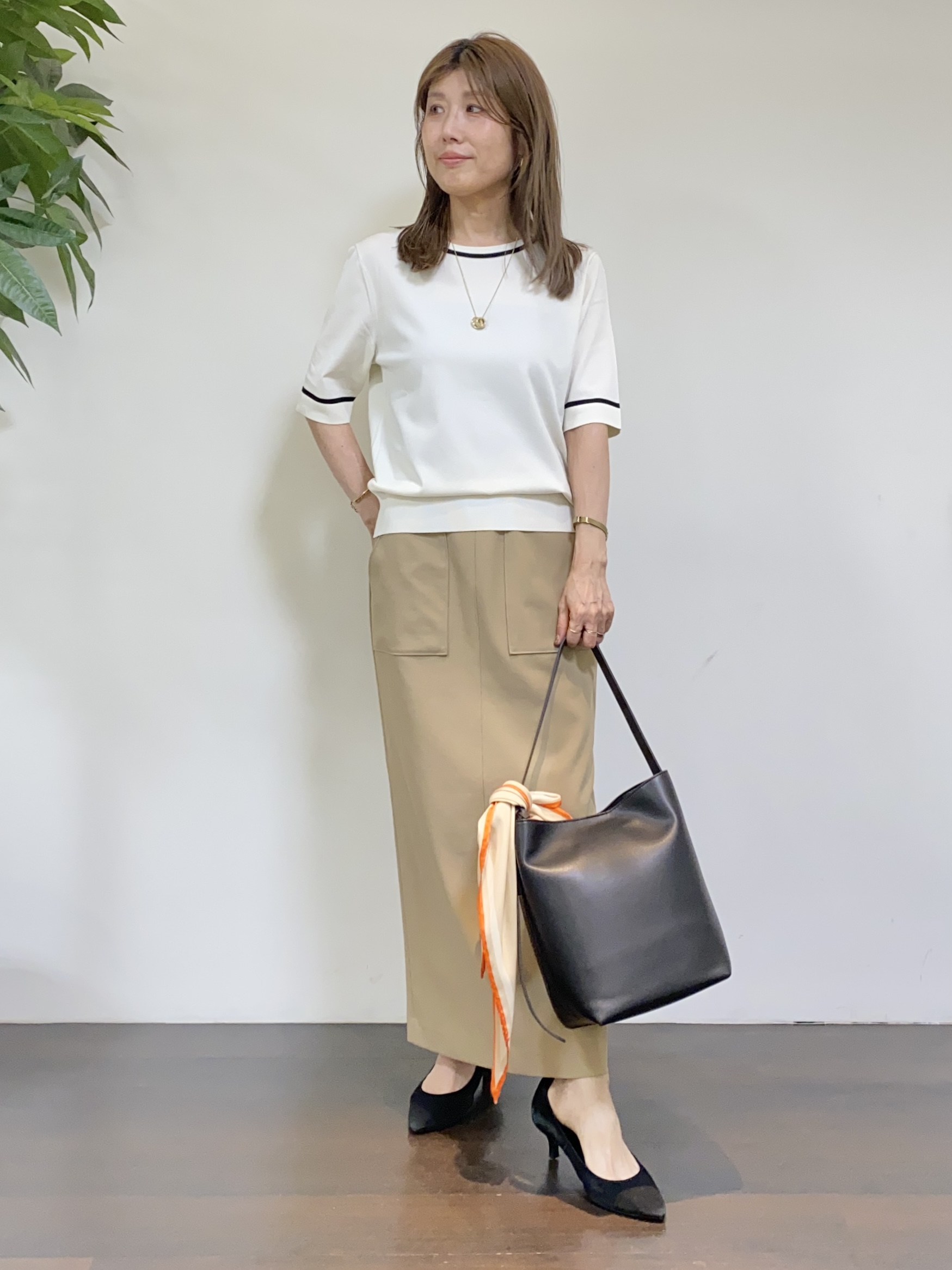 tomoさんの「UNTITLED｜【アンサンブル可能】コンパクトニットカーディガン」を使ったコーディネート