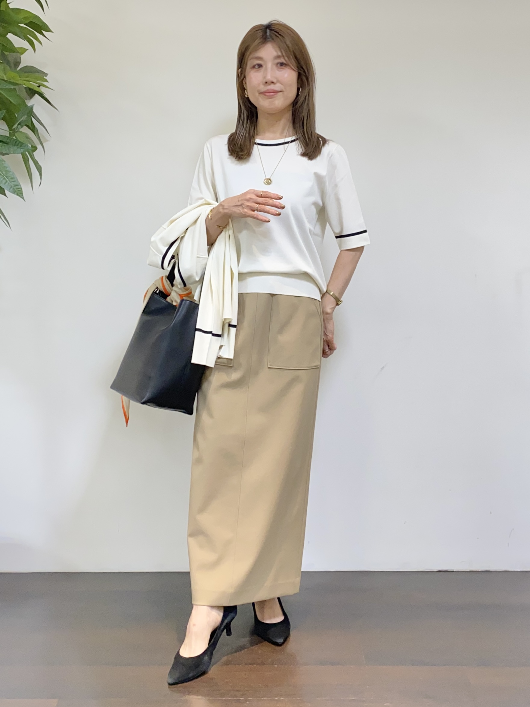 tomoさんの「UNTITLED｜【アンサンブル可能】コンパクトニットカーディガン」を使ったコーディネート