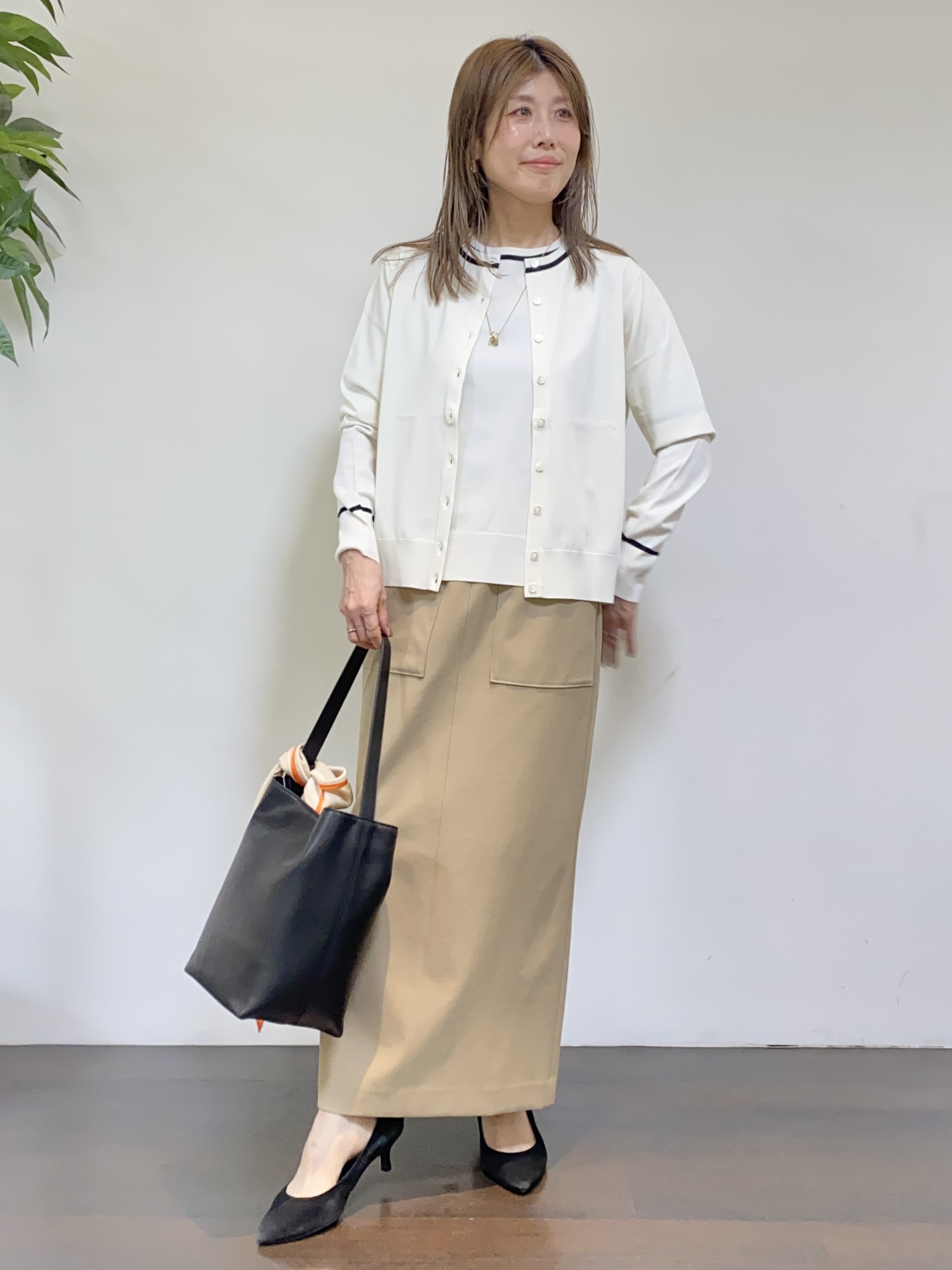 tomoさんの「UNTITLED｜【アンサンブル可能】コンパクトニットカーディガン」を使ったコーディネート