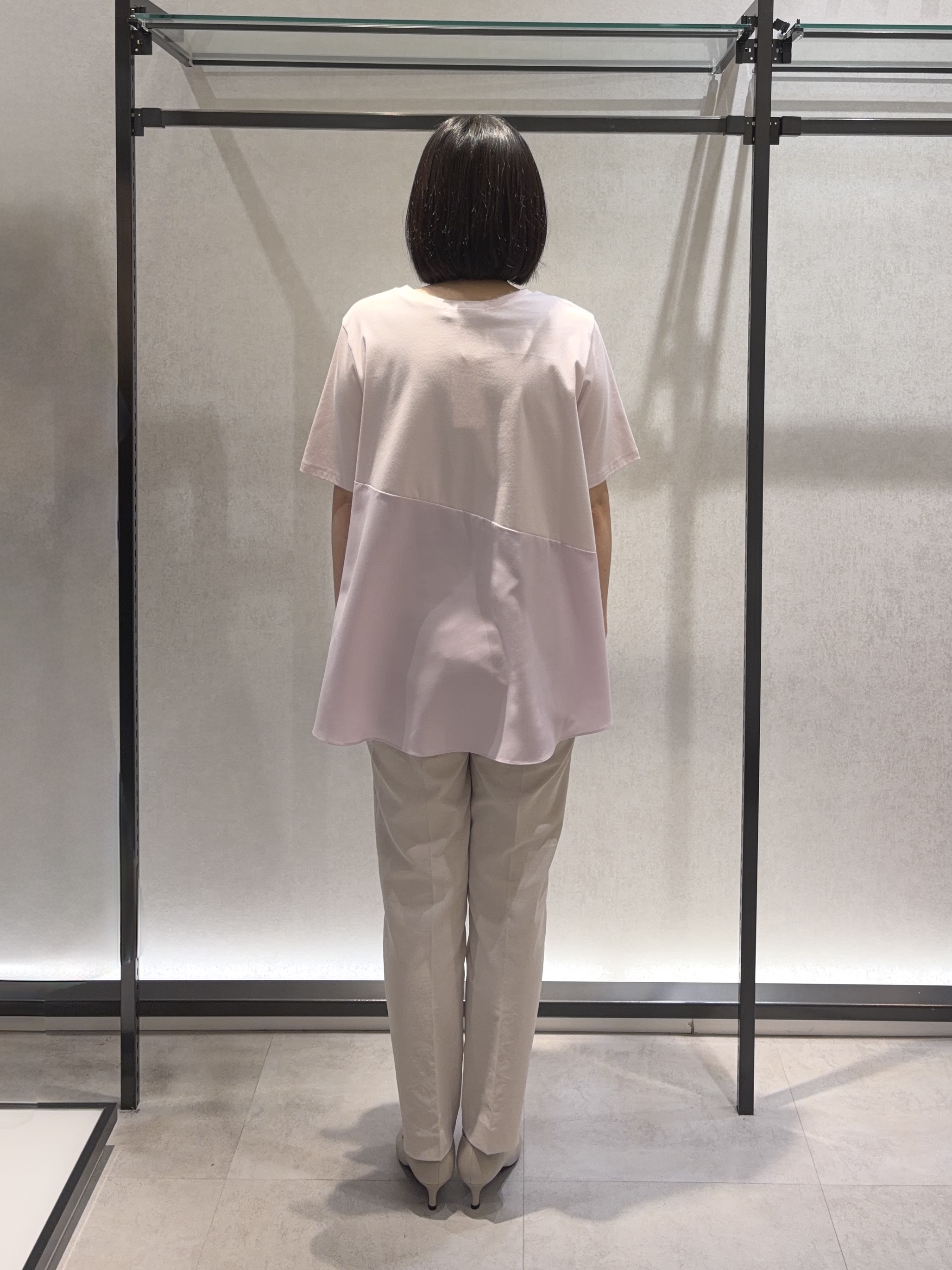 わたなべさんの「UNTITLED｜異素材ドッキングプルオーバー」を使ったコーディネート
