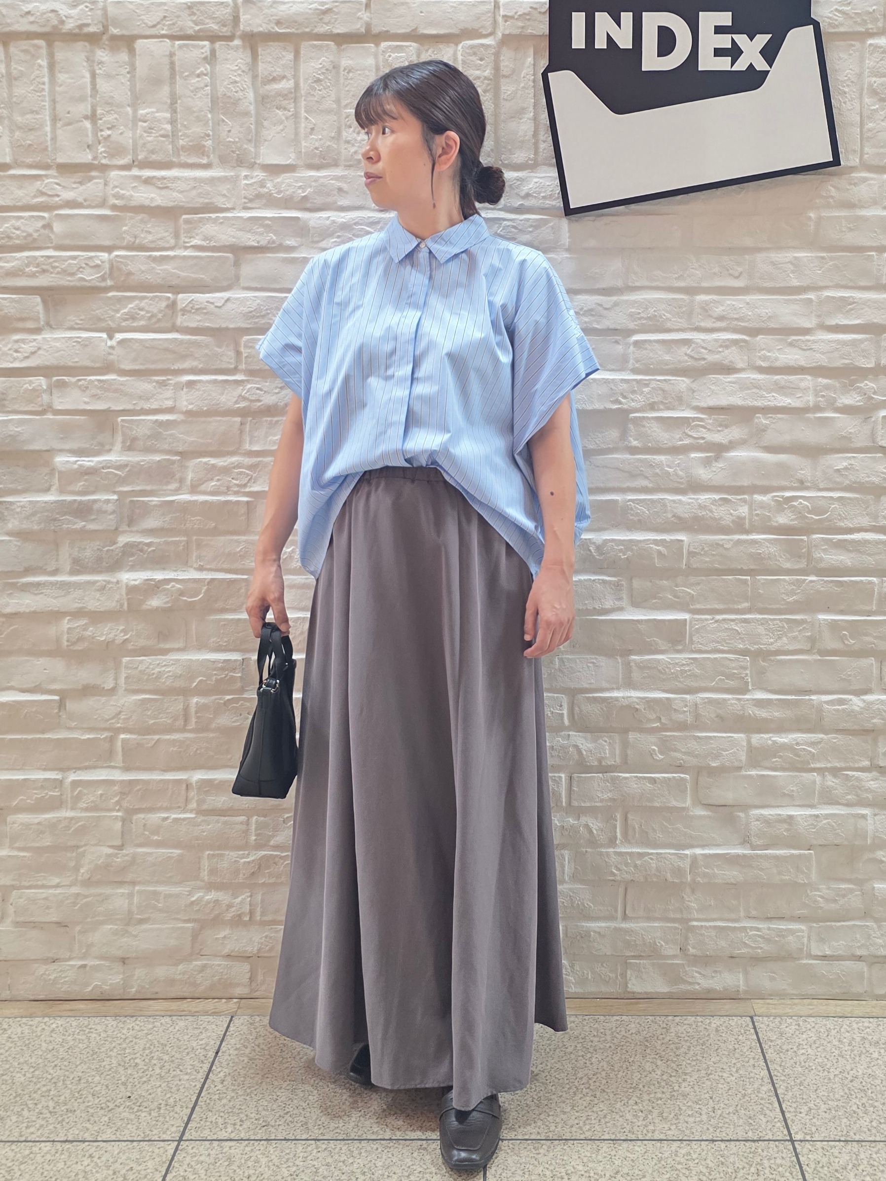 mamiさんの「index｜タックニュアンスフォルムシャツ【洗濯機OK】」を使ったコーディネート