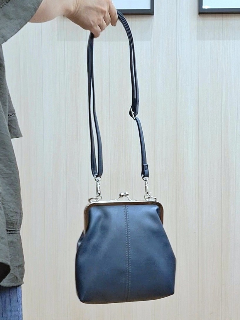 Saoさんの「SHOO･LA･RUE｜【ひんやり/S-LL/体型カバー】はしごレースが涼し気な スラブポンチョ風ブラウス」を使ったコーディネート