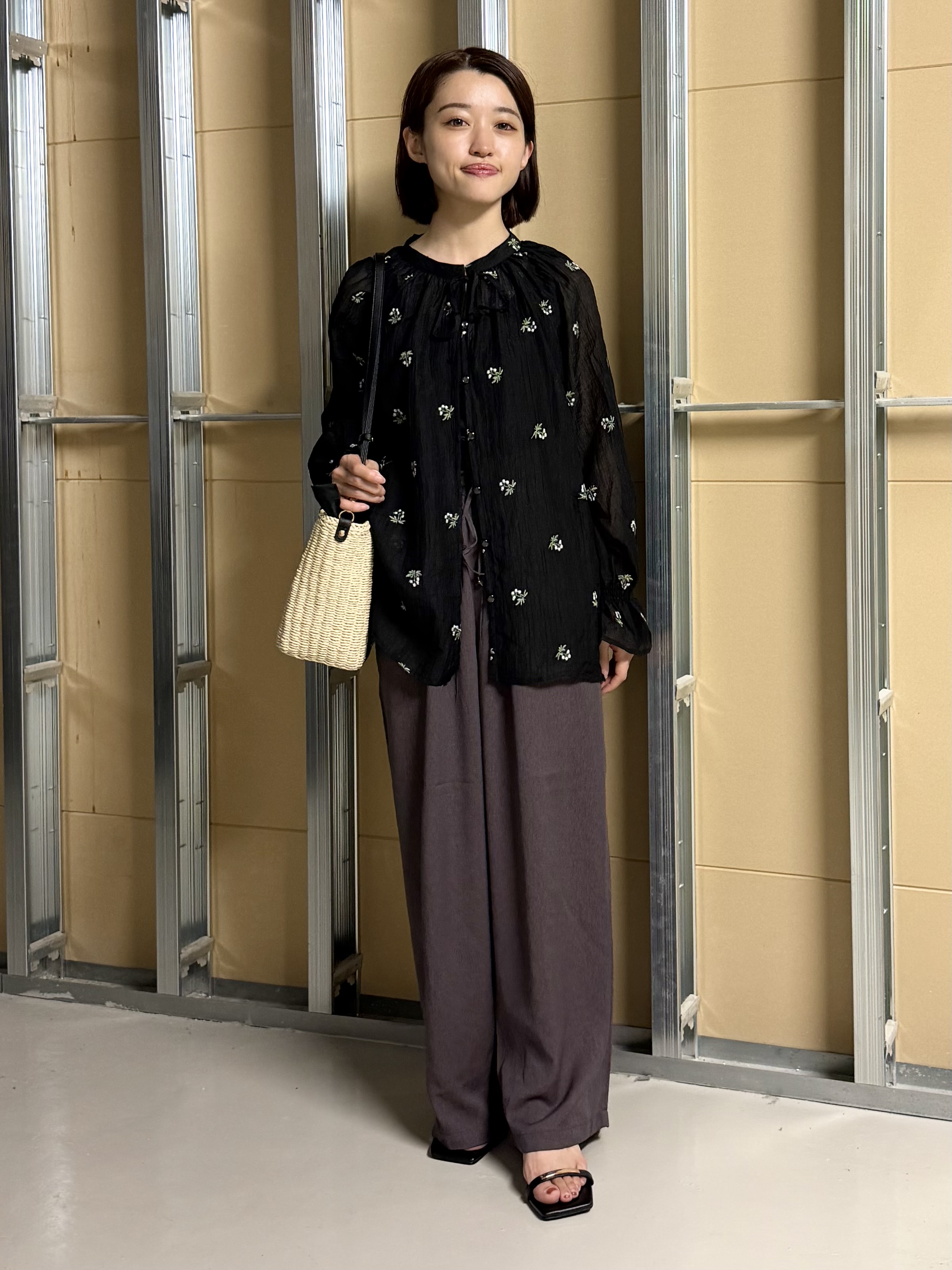 sahoさんの「THE SHOP TK｜華やぎを添える 花柄刺繍ブラウス」を使ったコーディネート