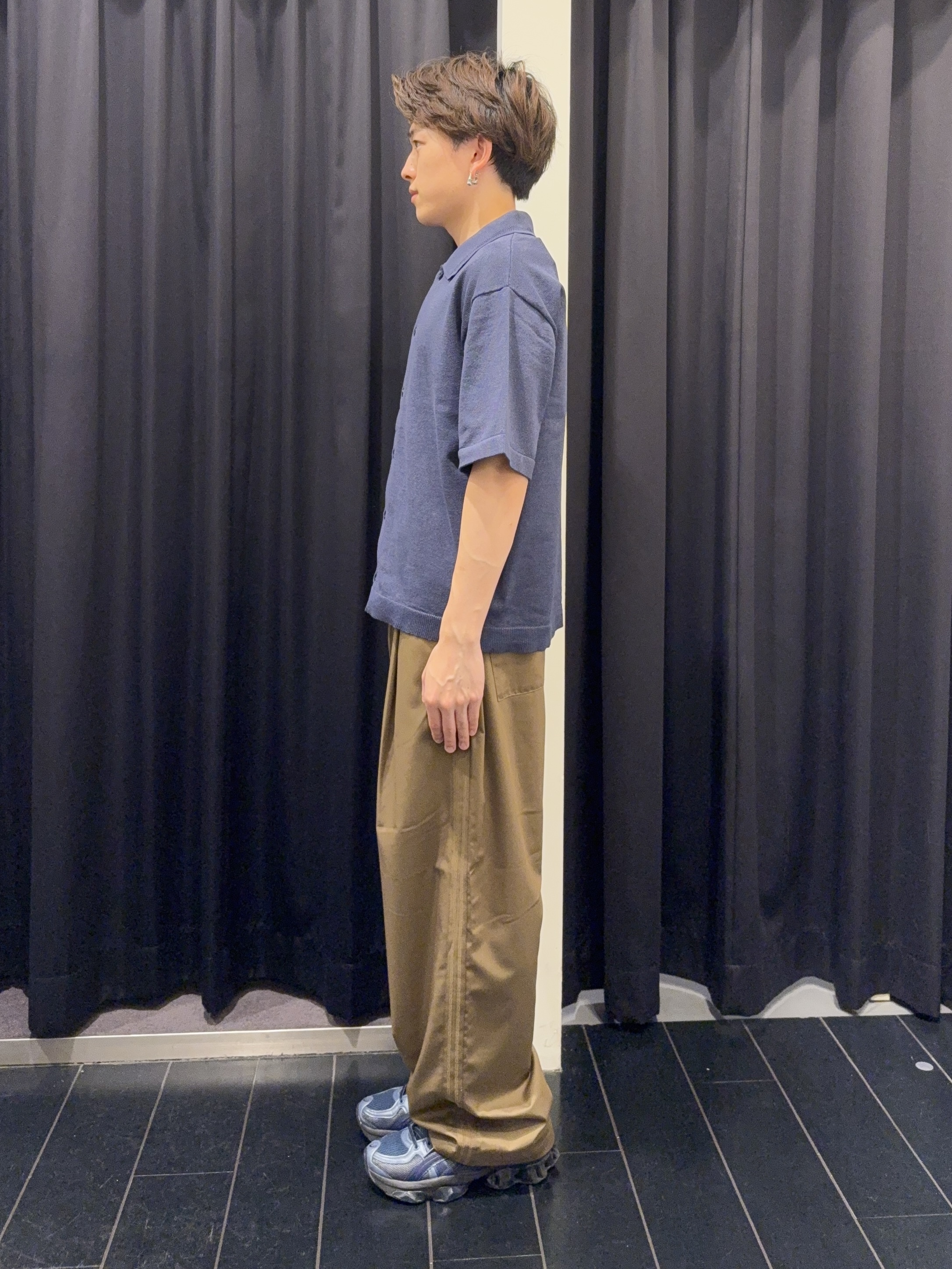 カシマさんの「THE SHOP TK｜【抗菌防臭／UVカット／洗濯機OK】和紙混 半袖ニットシャツ」を使ったコーディネート