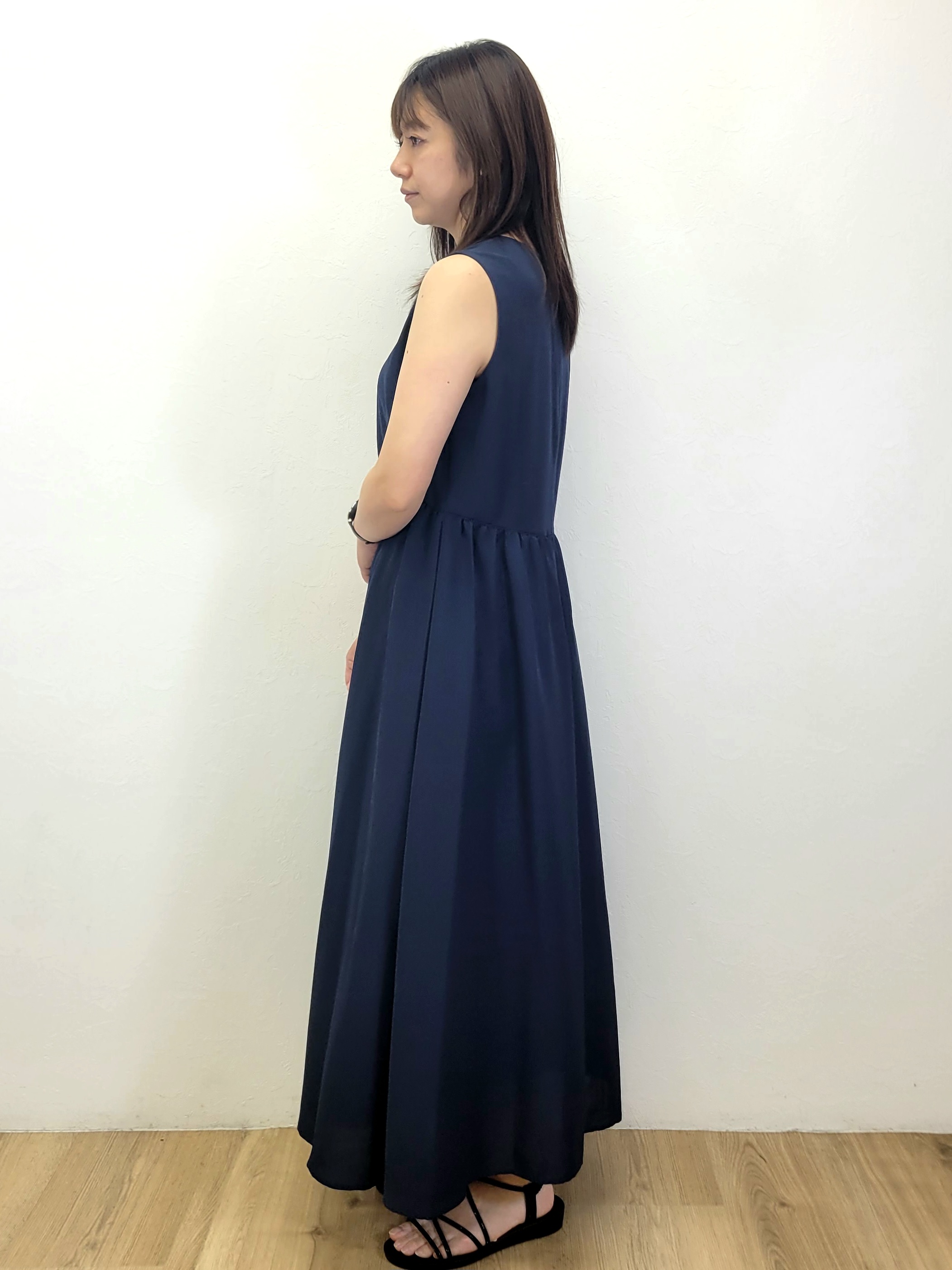 LISAさんの「OPAQUE.CLIP｜【UV／接触冷感】Vネックリラクシーニットカーディガン《洗濯機OK／抗ピル》」を使ったコーディネート