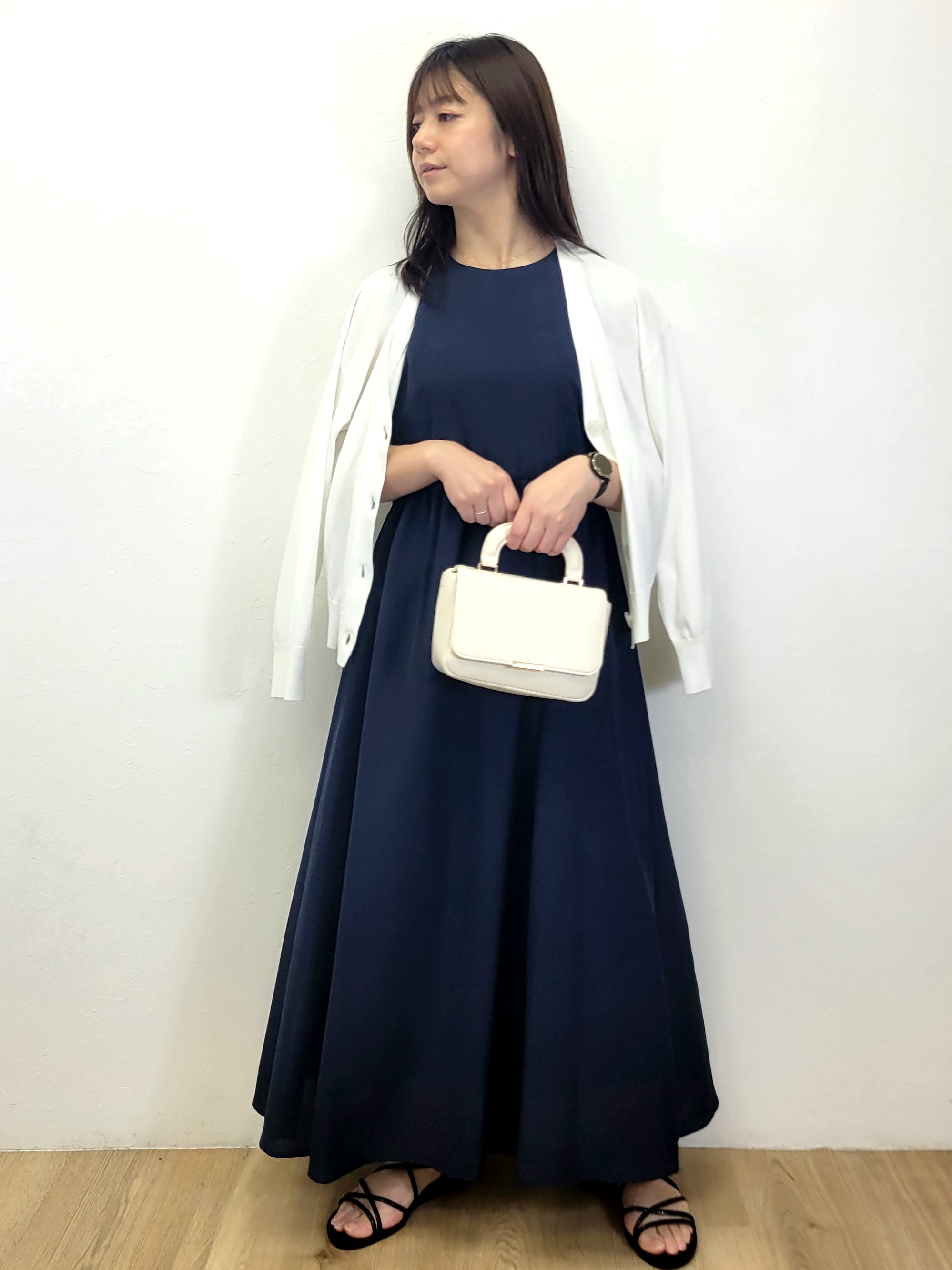 LISAさんの「OPAQUE.CLIP｜【UV／接触冷感】Vネックリラクシーニットカーディガン《洗濯機OK／抗ピル》」を使ったコーディネート