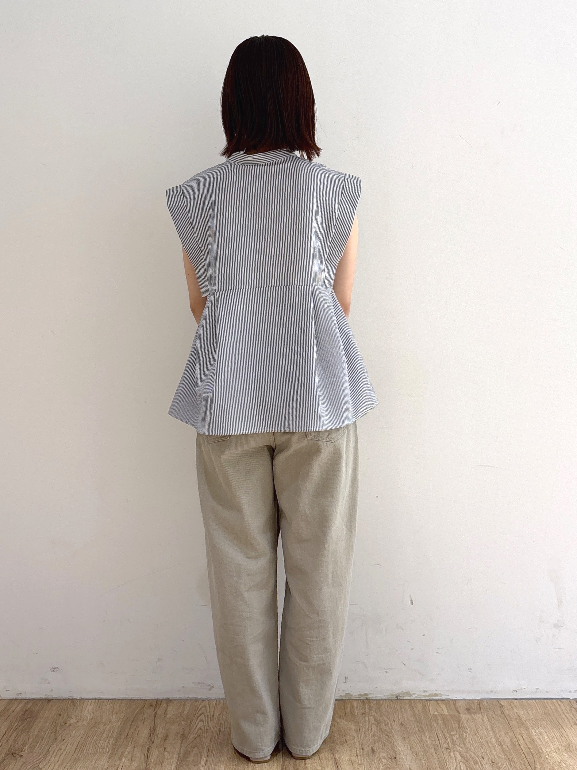 mireiさんの「OPAQUE.CLIP｜『STORY Web7月掲載』ペプラムブラウス《通気性／吸水速乾／UVケア／防シワ／洗濯機OK》」を使ったコーディネート