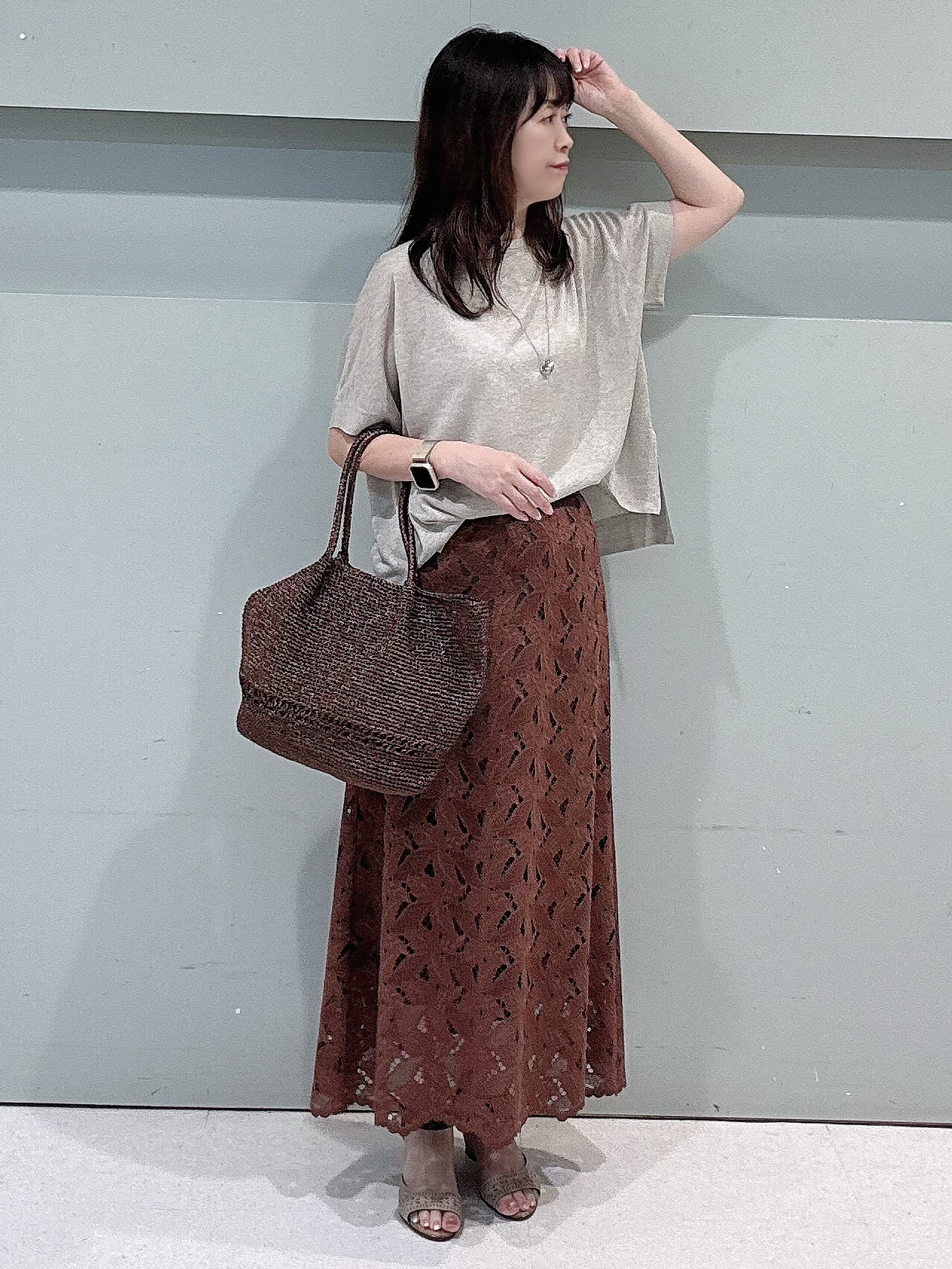 makiさんの「UNTITLED｜【アンサンブル可/品のある透け感】Tシャツ風ニットトップス」を使ったコーディネート