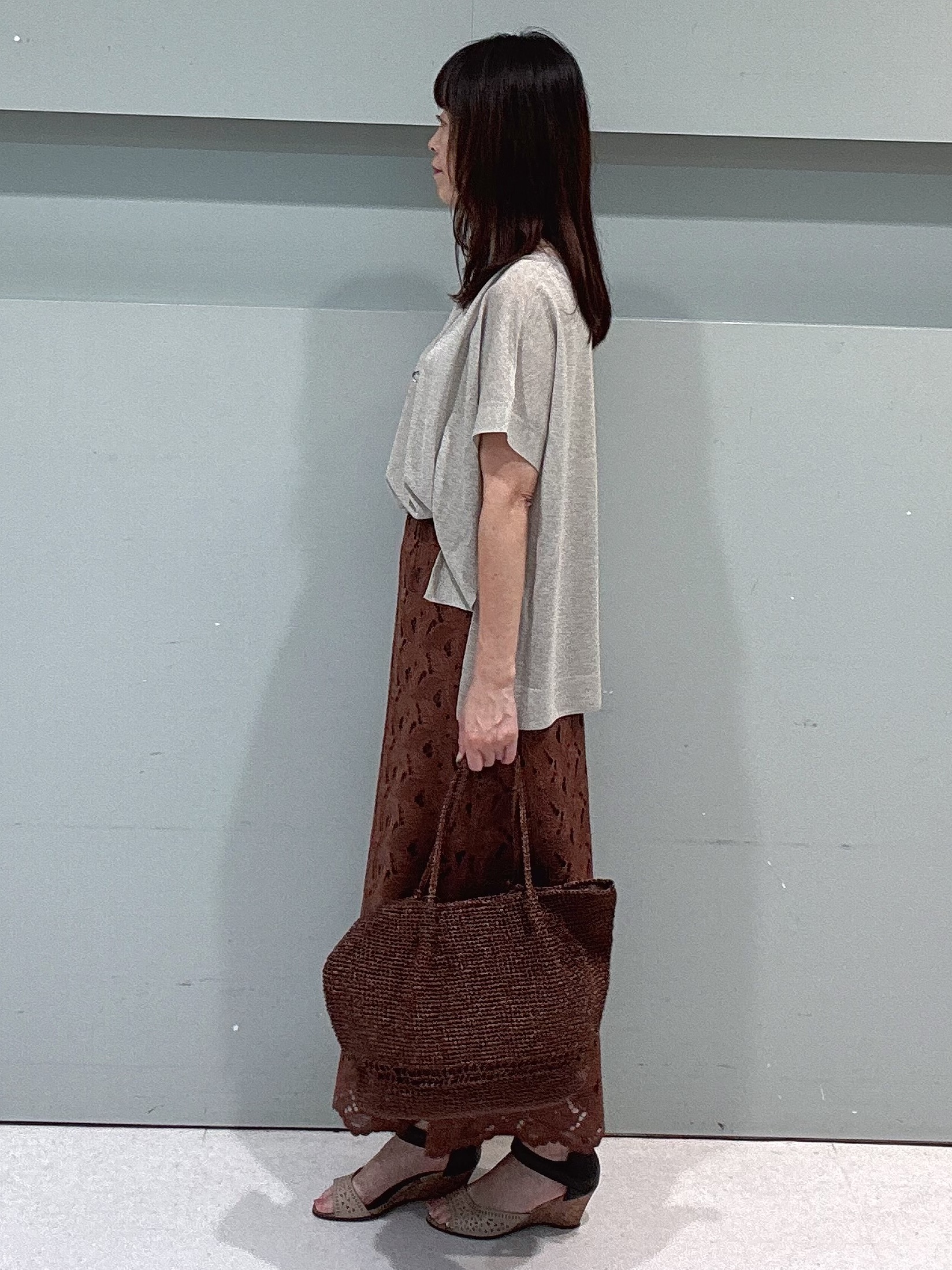 makiさんの「UNTITLED｜【アンサンブル可/品のある透け感】Tシャツ風ニットトップス」を使ったコーディネート