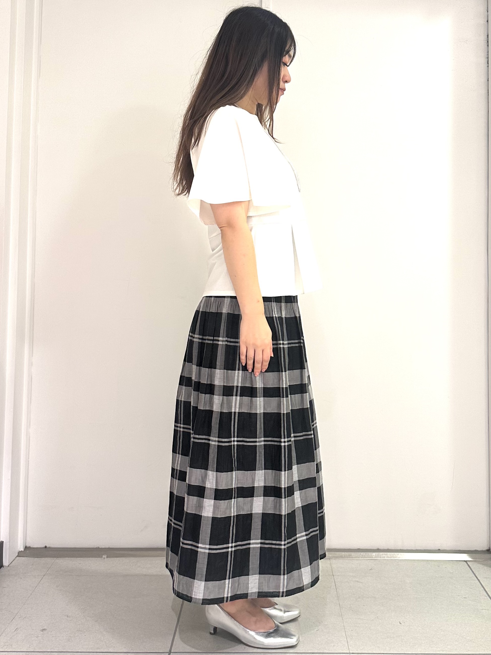 miさんの「Reflect｜【UVカット／接触冷感／吸水速乾】フレアスリーブペプラムカットソー」を使ったコーディネート