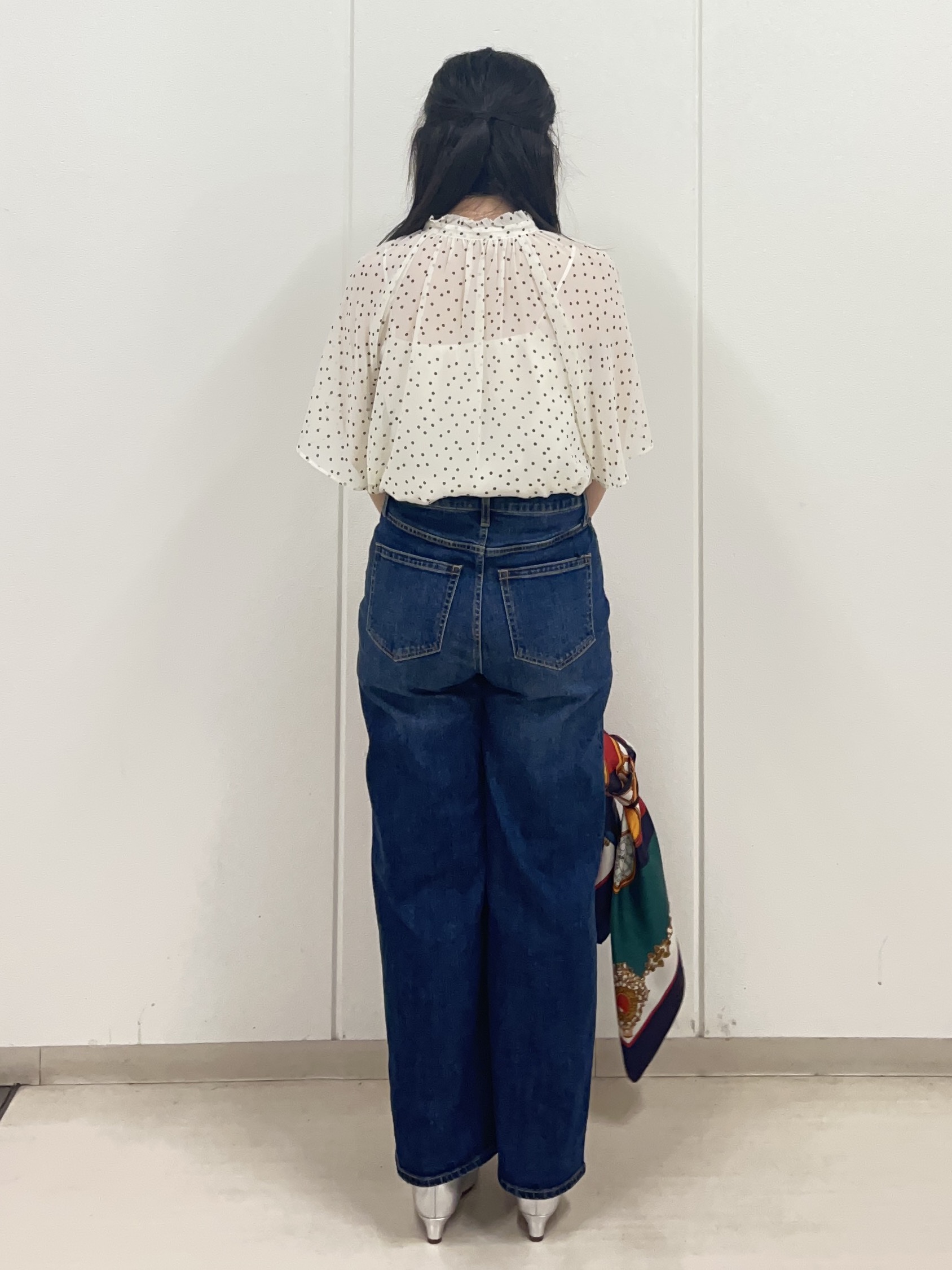 Rihoさんの「Reflect｜【セットアップ／手洗い可】ドット柄シアーブラウス」を使ったコーディネート