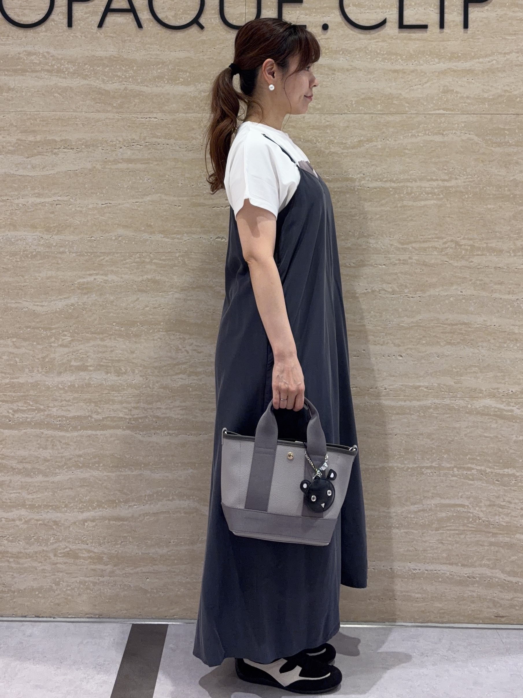みやさんの「OPAQUE.CLIP｜フォトプリントTシャツ【洗濯機OK】」を使ったコーディネート