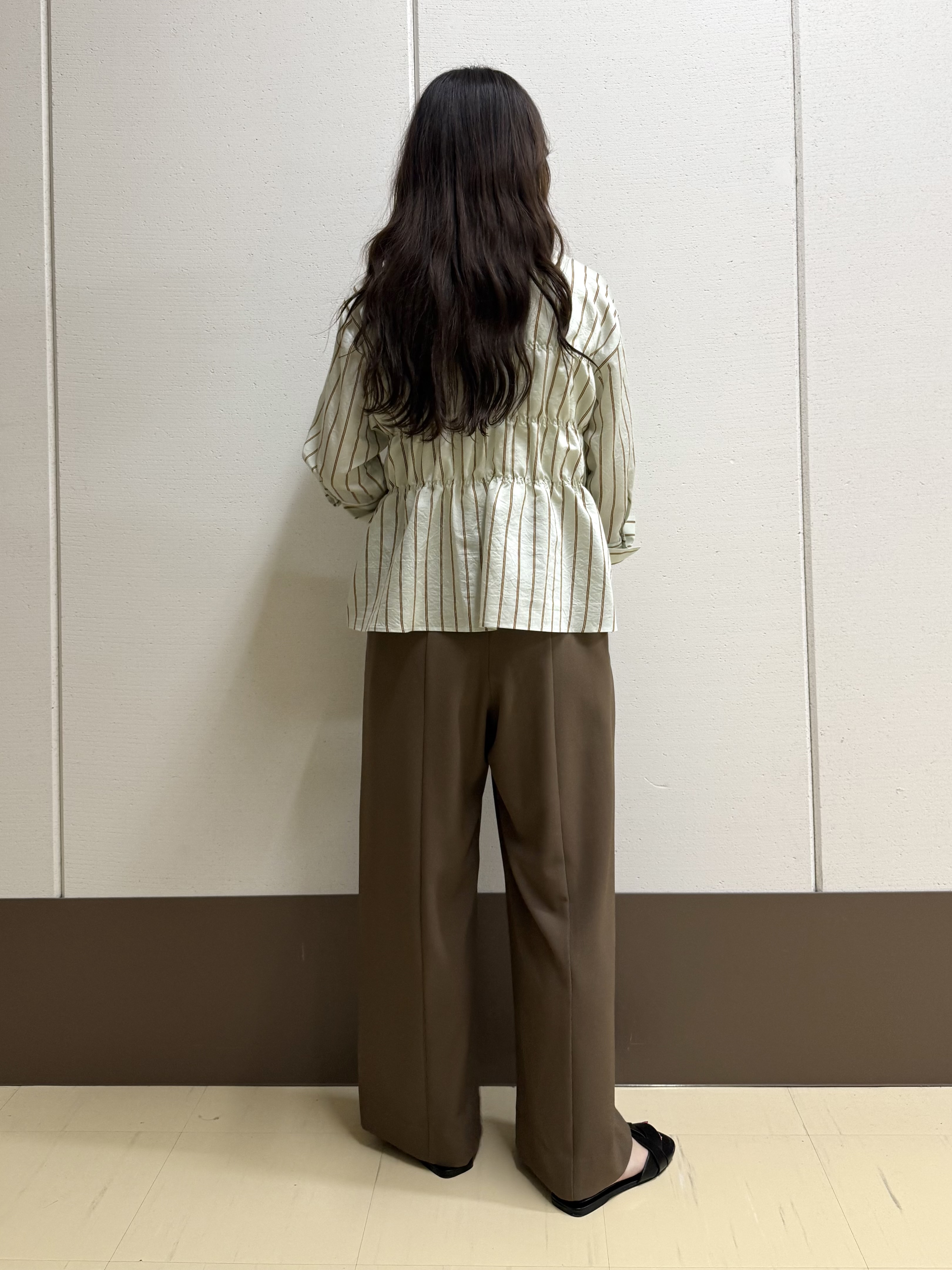 mamiさんの「INDIVI｜【接触冷感/防シワ/着る日傘】イージーワイドパンツ」を使ったコーディネート