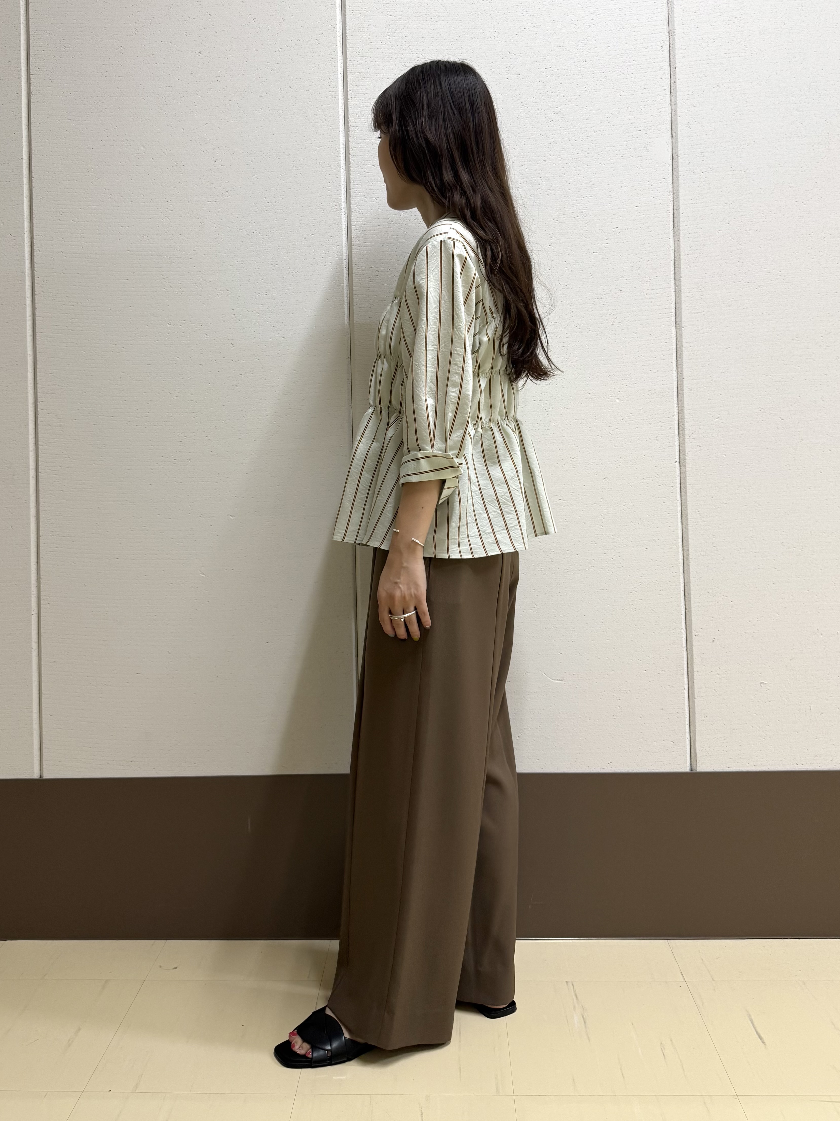 mamiさんの「INDIVI｜【接触冷感/防シワ/着る日傘】イージーワイドパンツ」を使ったコーディネート