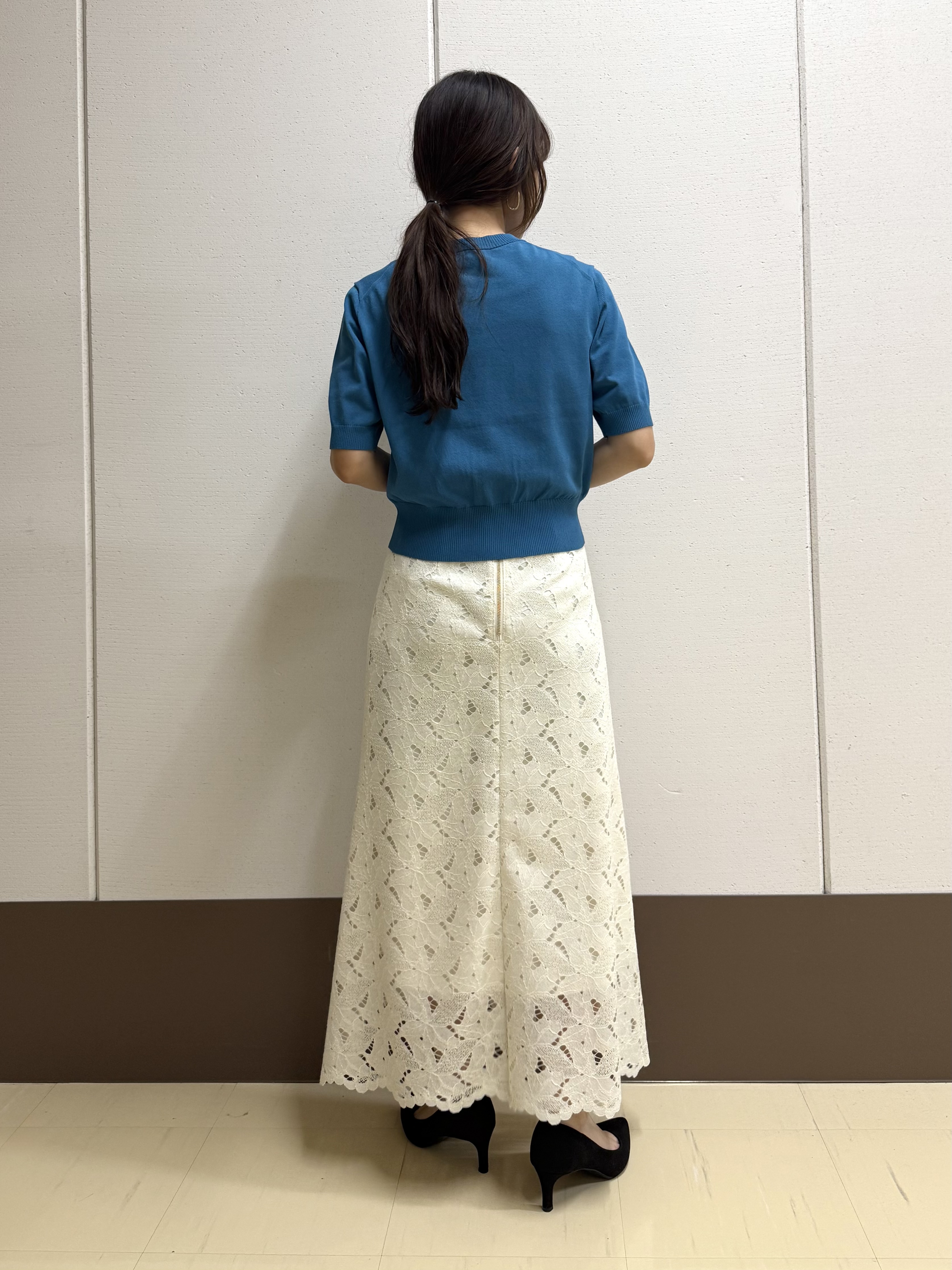 mamiさんの「INDIVI｜【すっきりコンパクト】ドライタッチ5分袖カーディガン」を使ったコーディネート