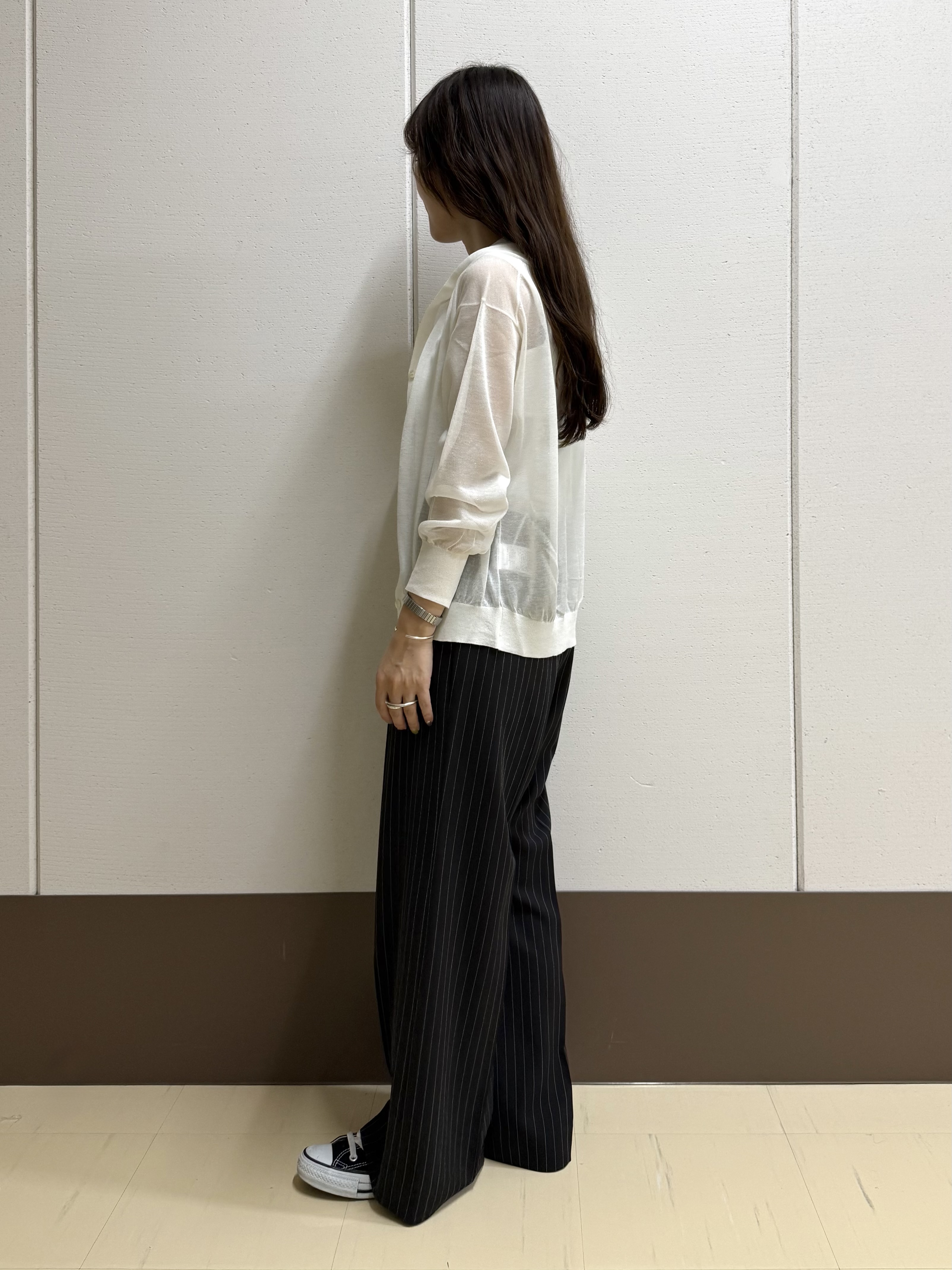 mamiさんの「INDIVI｜【洗える／シアー】フーディー カーディガンニット」を使ったコーディネート